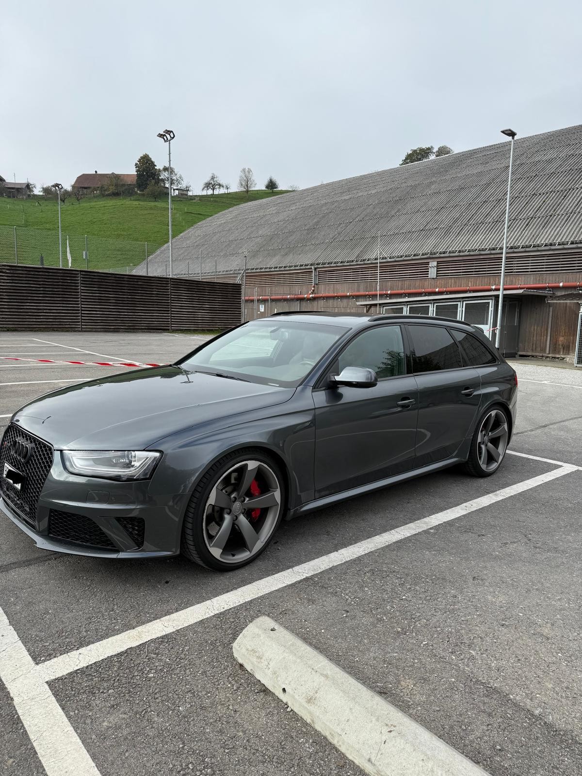 AUDI RS4 Avant 4.2 FSI V8 quattro S-tronic