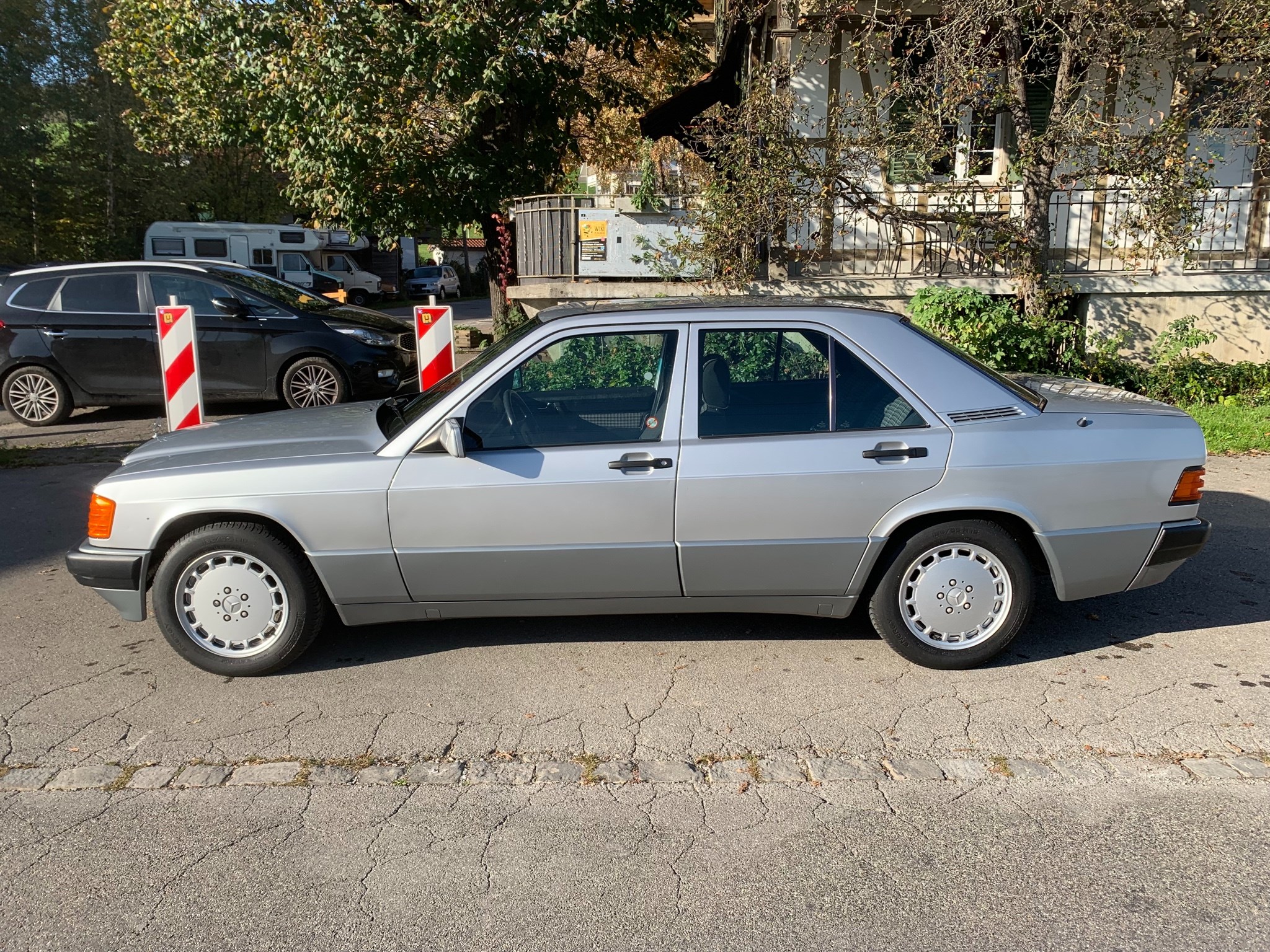 MERCEDES-BENZ 190 E 2.0