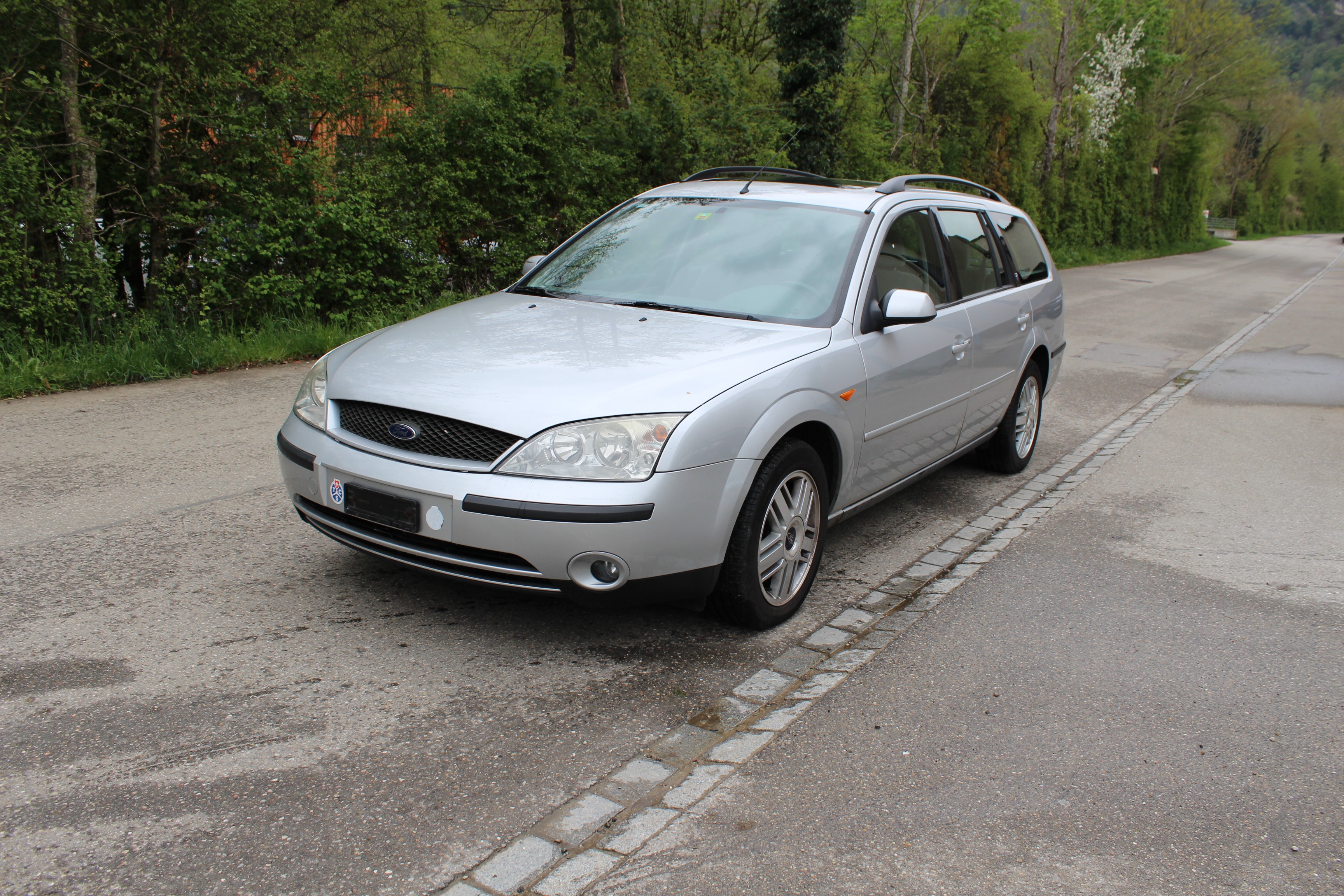 FORD Mondeo 2.0i 16V Trend