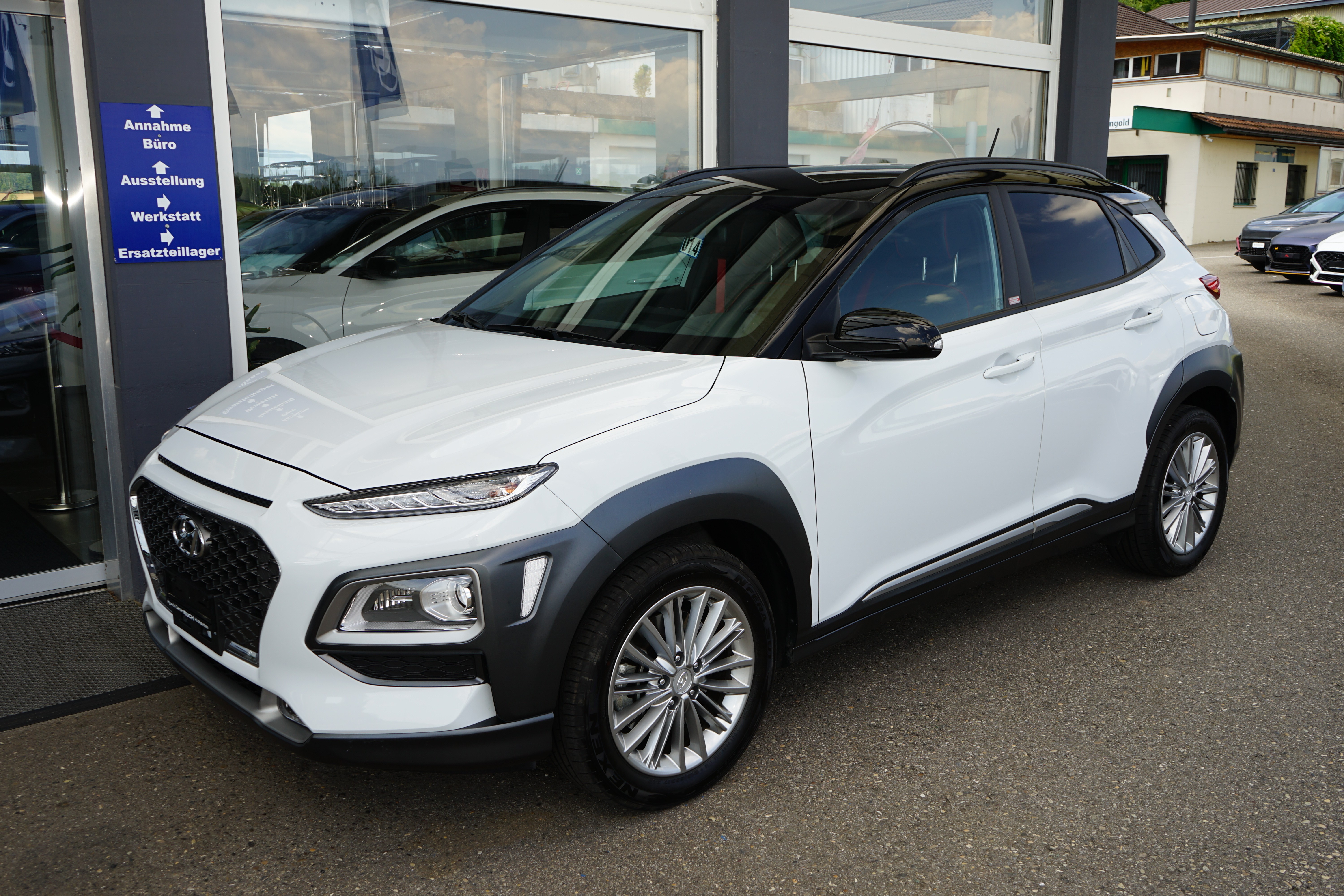 HYUNDAI Kona 1.6 T-GDi Amplia 4WD DCT