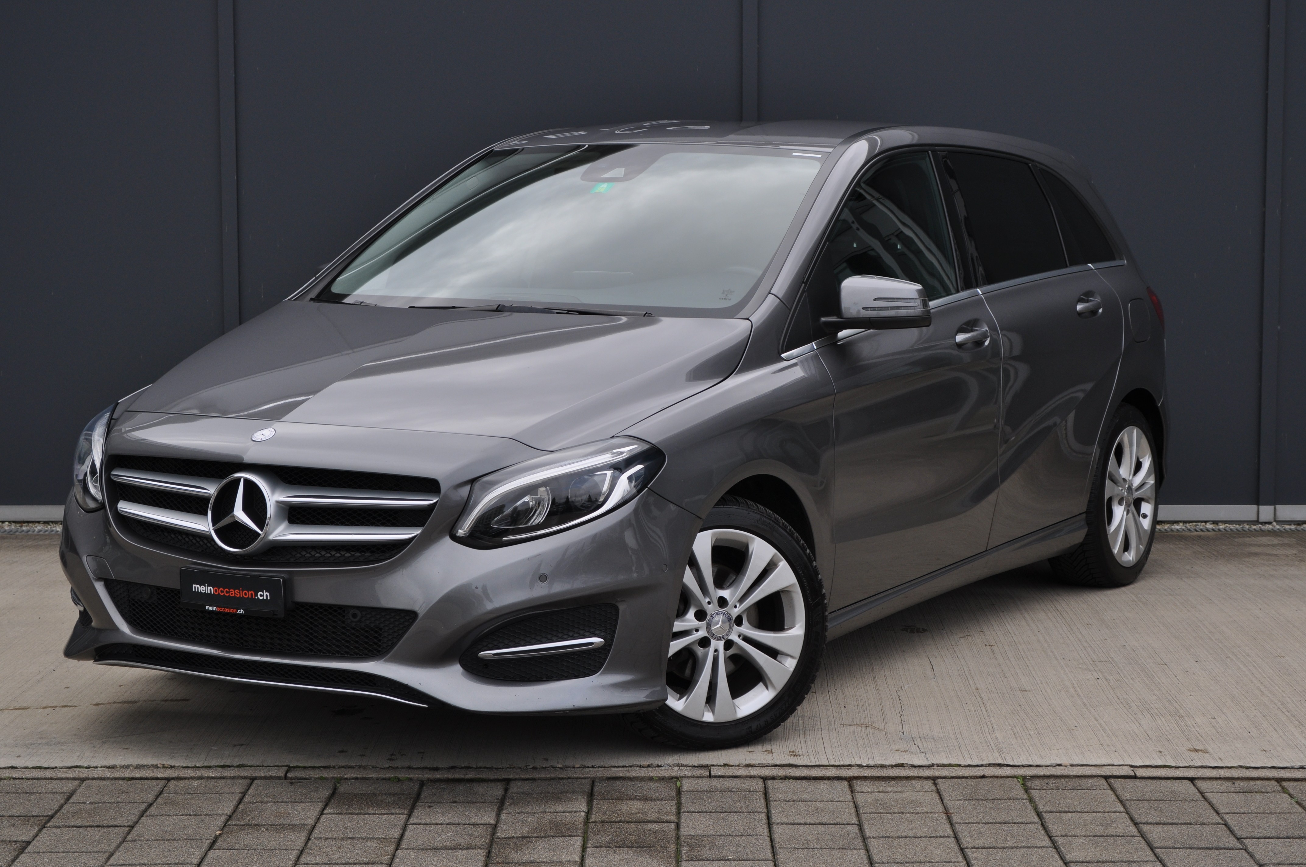 MERCEDES-BENZ B 220 CDI SwissStarUrb4M