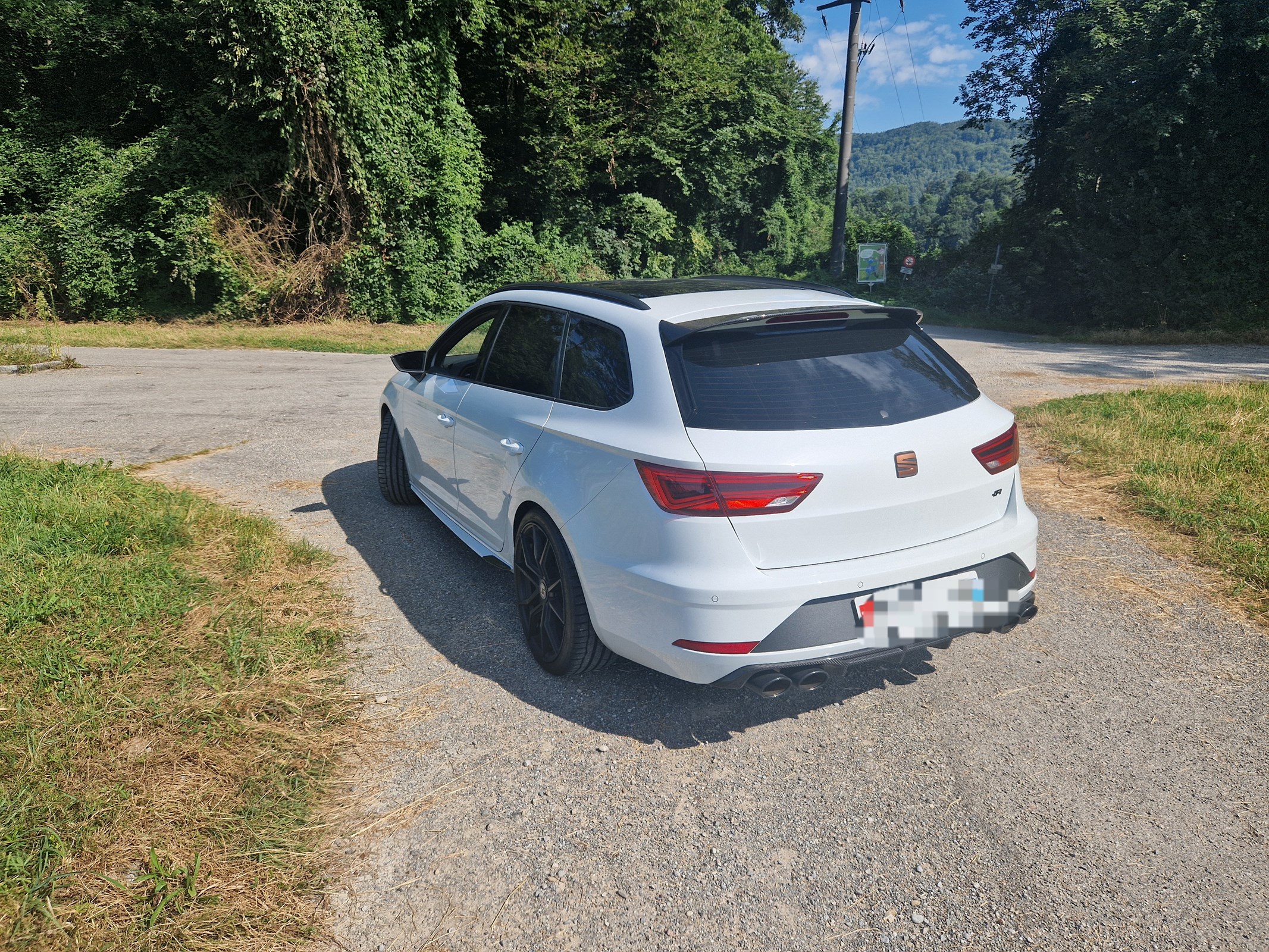 SEAT Leon ST 2.0 TSI Cupra R 300 4 Drive DSG