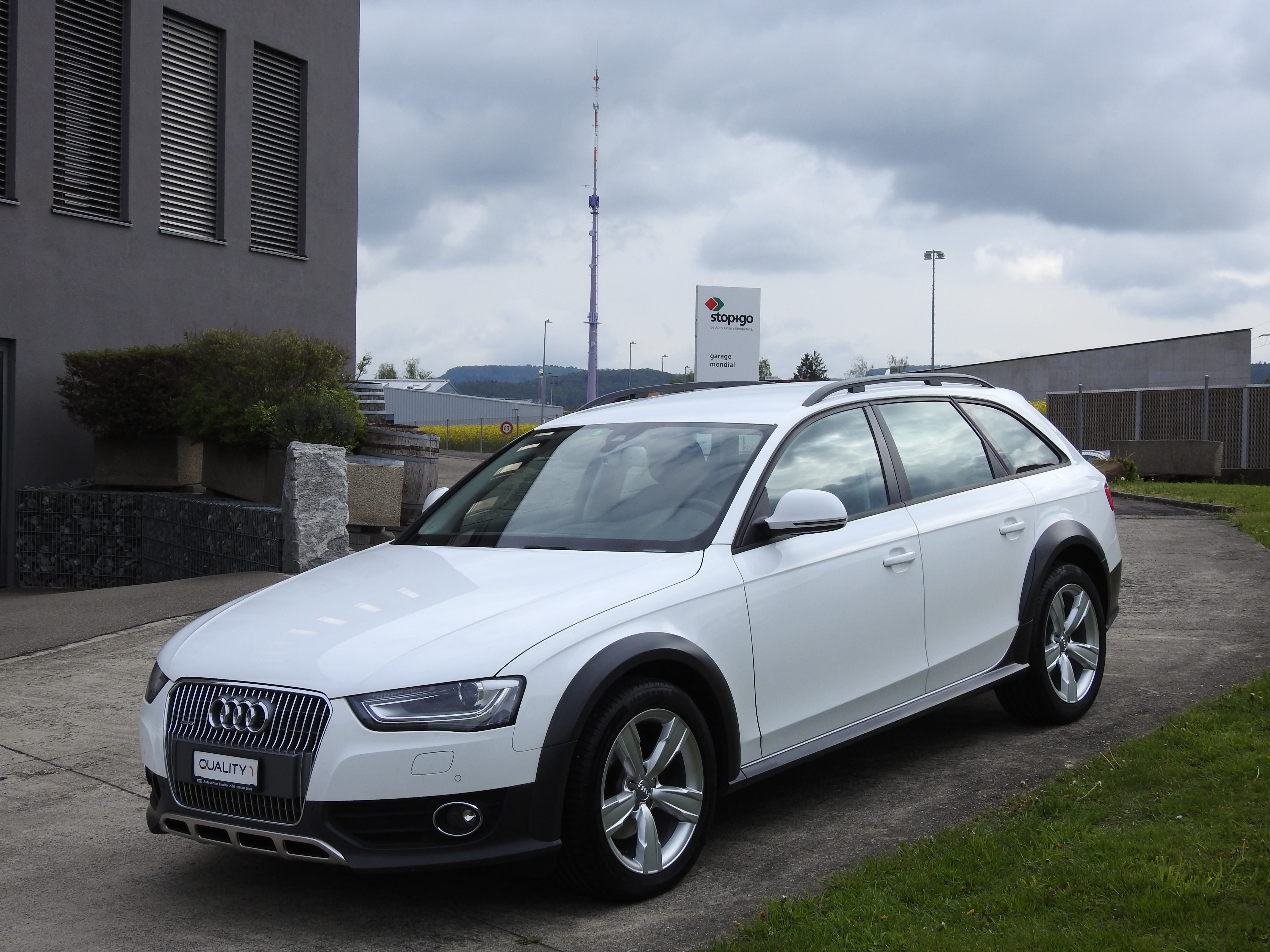 AUDI A4 allroad 2.0 TDI quattro S-tronic, 4X4, ab MFK & Servicegepflegt, Abstadregler, Totwinkelassistent, 8 fach berädert, Gar