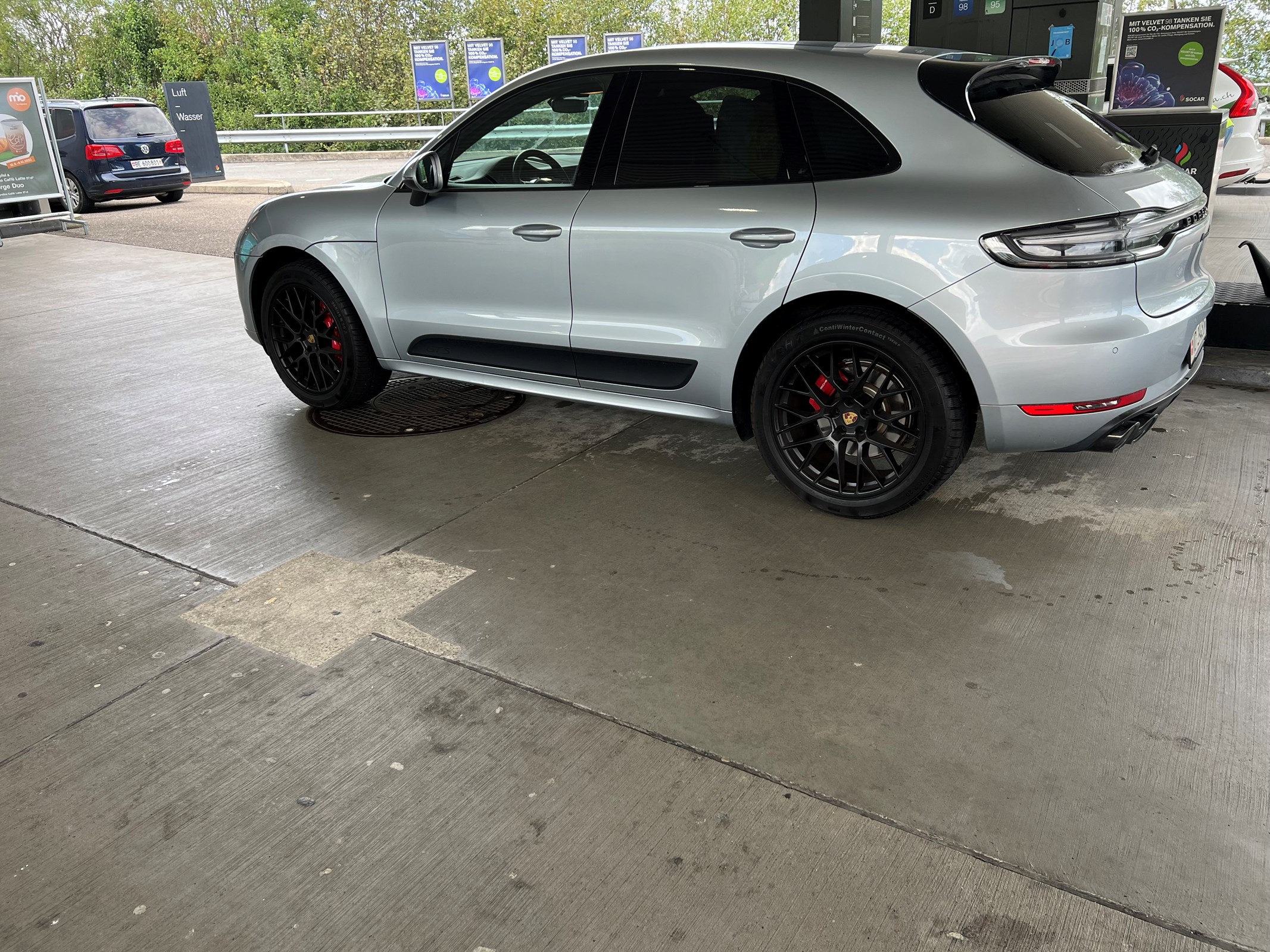 PORSCHE Macan GTS PDK 45000 gris métal