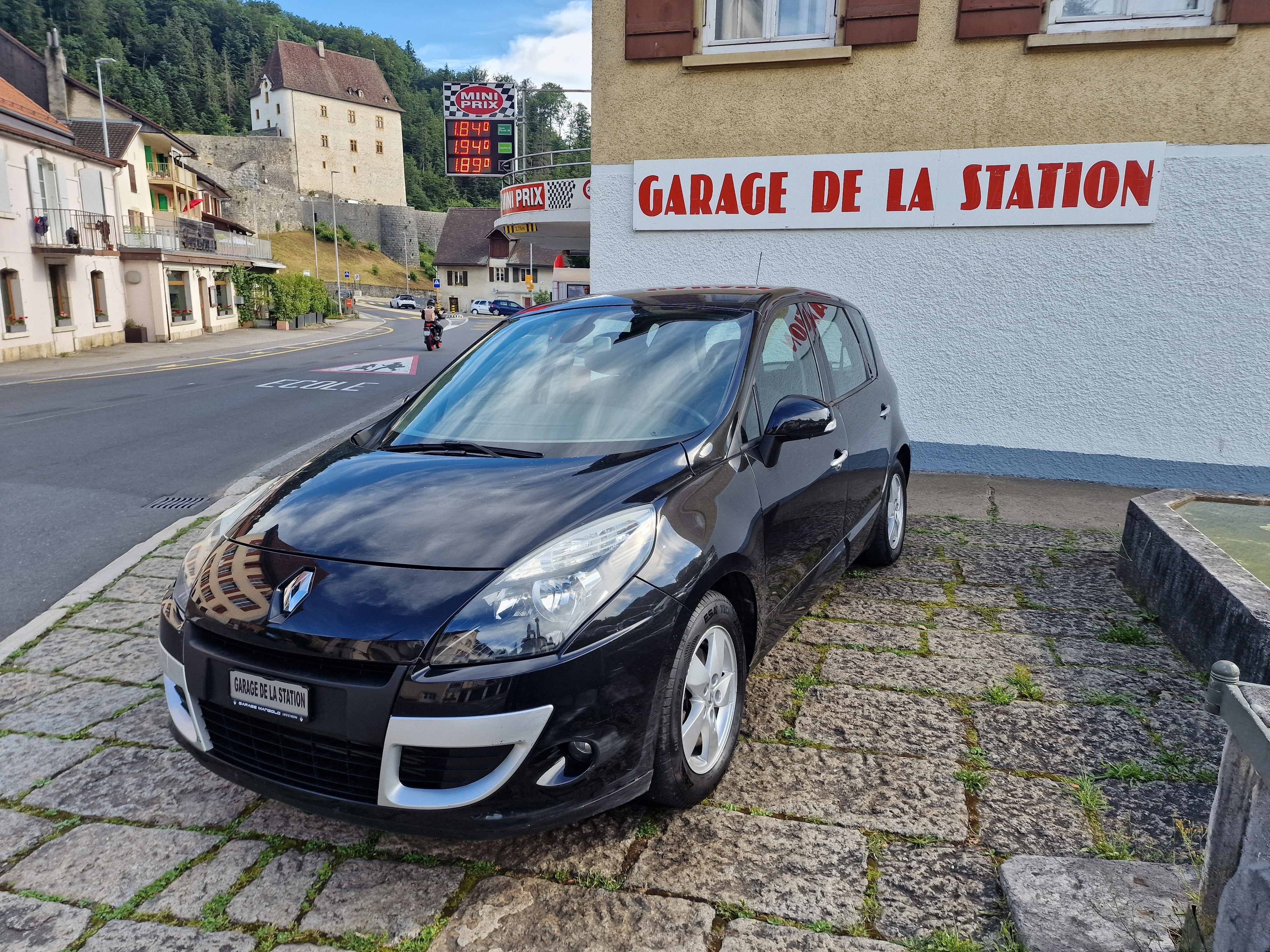 RENAULT Scénic 1.4 16V Turbo Dynamique