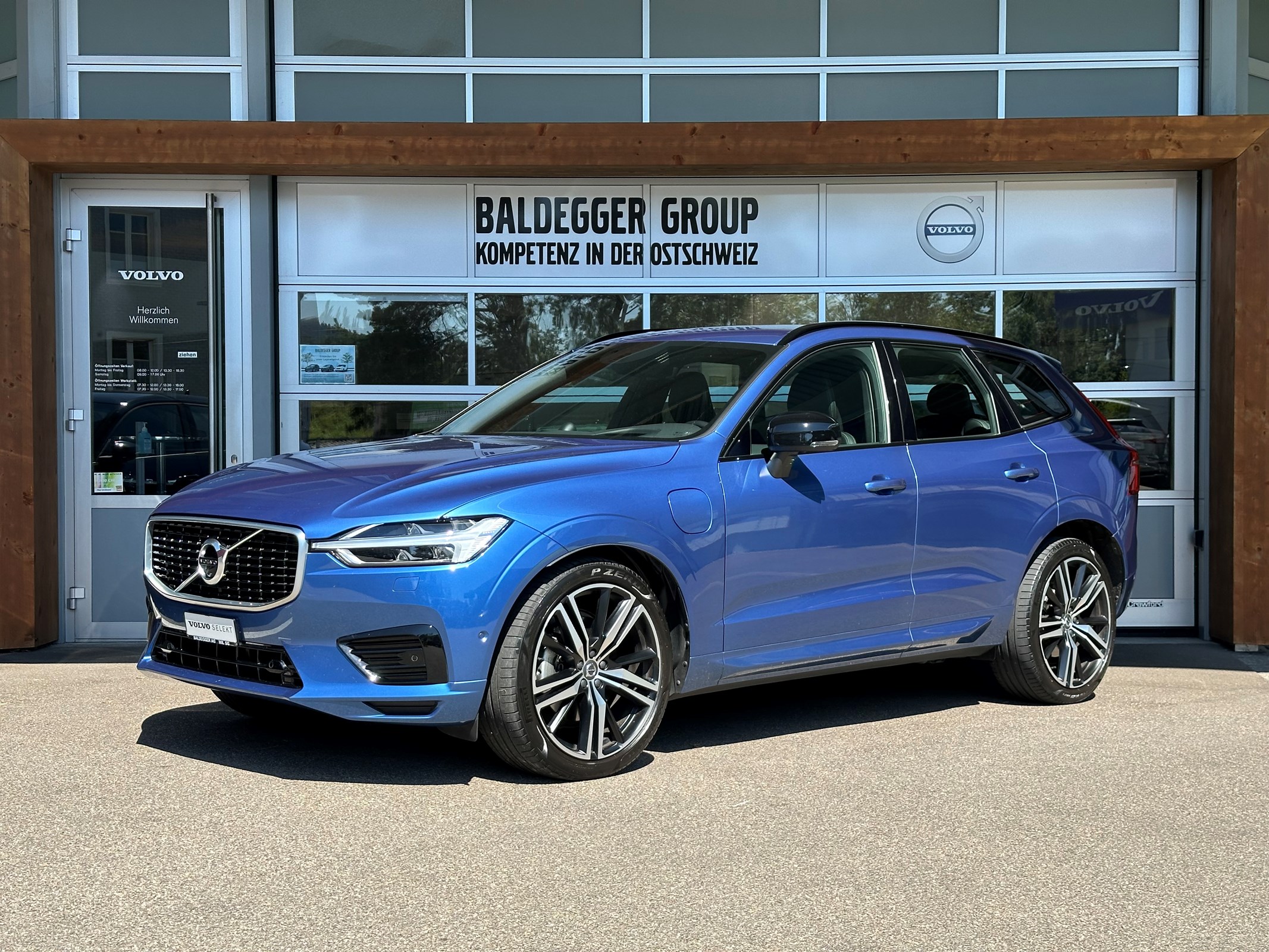 VOLVO XC60 2.0 T8 TE R-Design eAWD