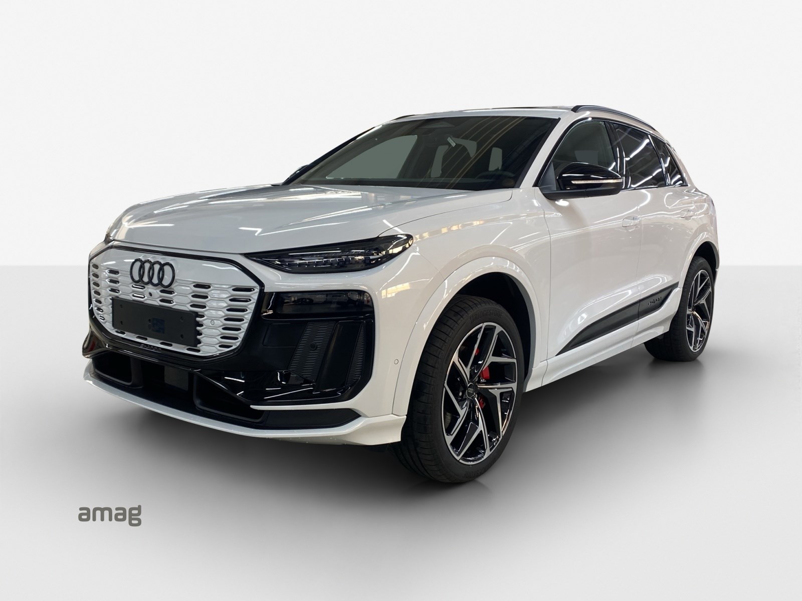 AUDI Q6 e-tron quattro