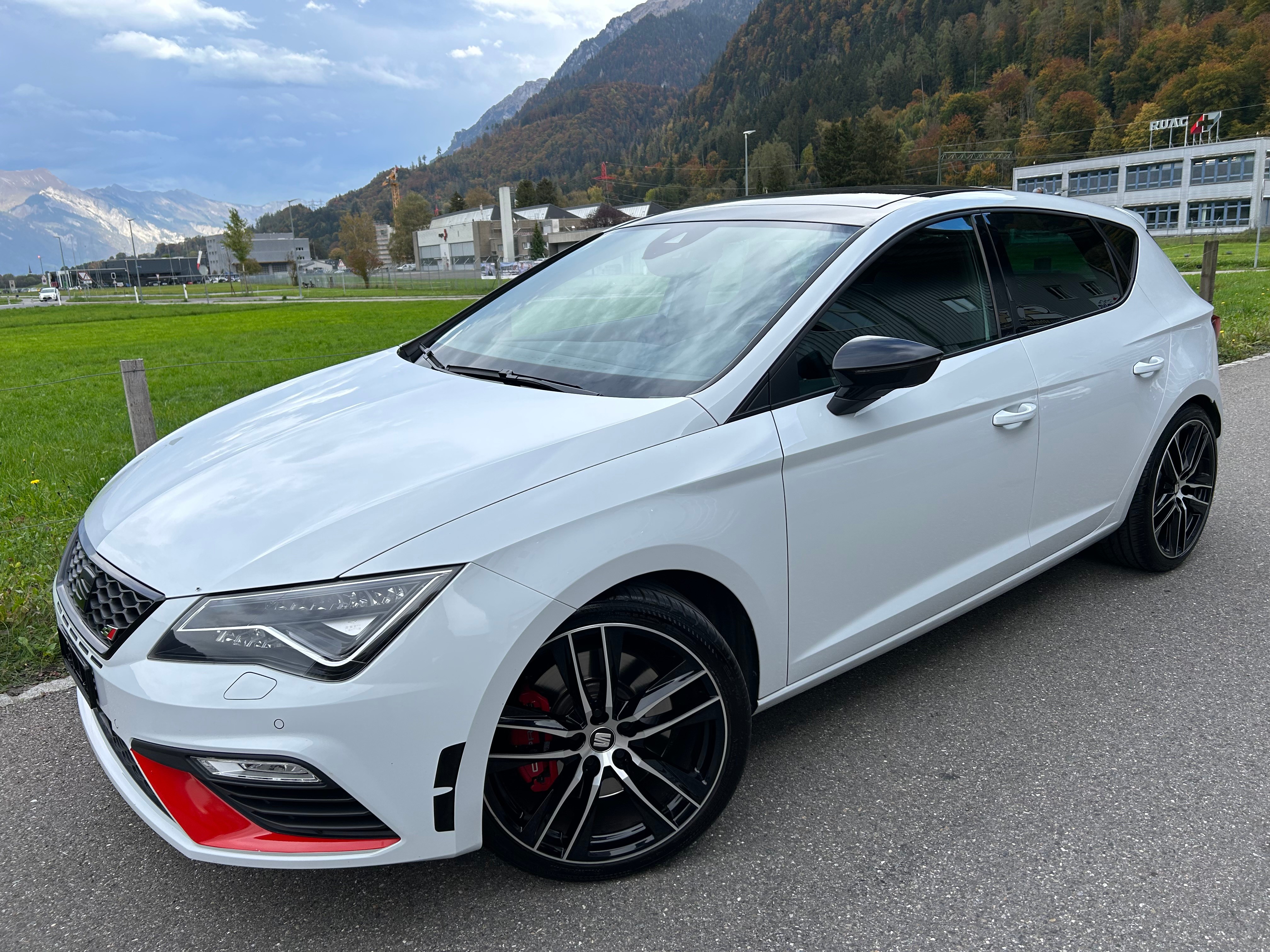 SEAT Leon 2.0 TSI Cupra 300 DSG