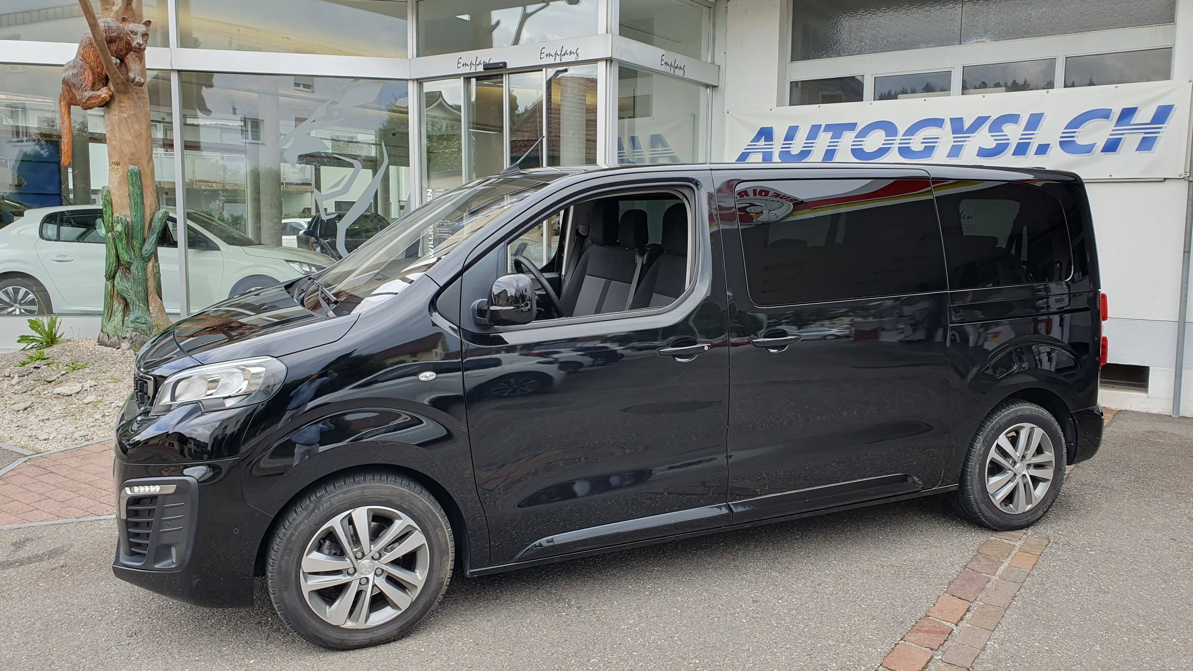 PEUGEOT Traveller 9-Plätzer mit Anhängelast 2.3t