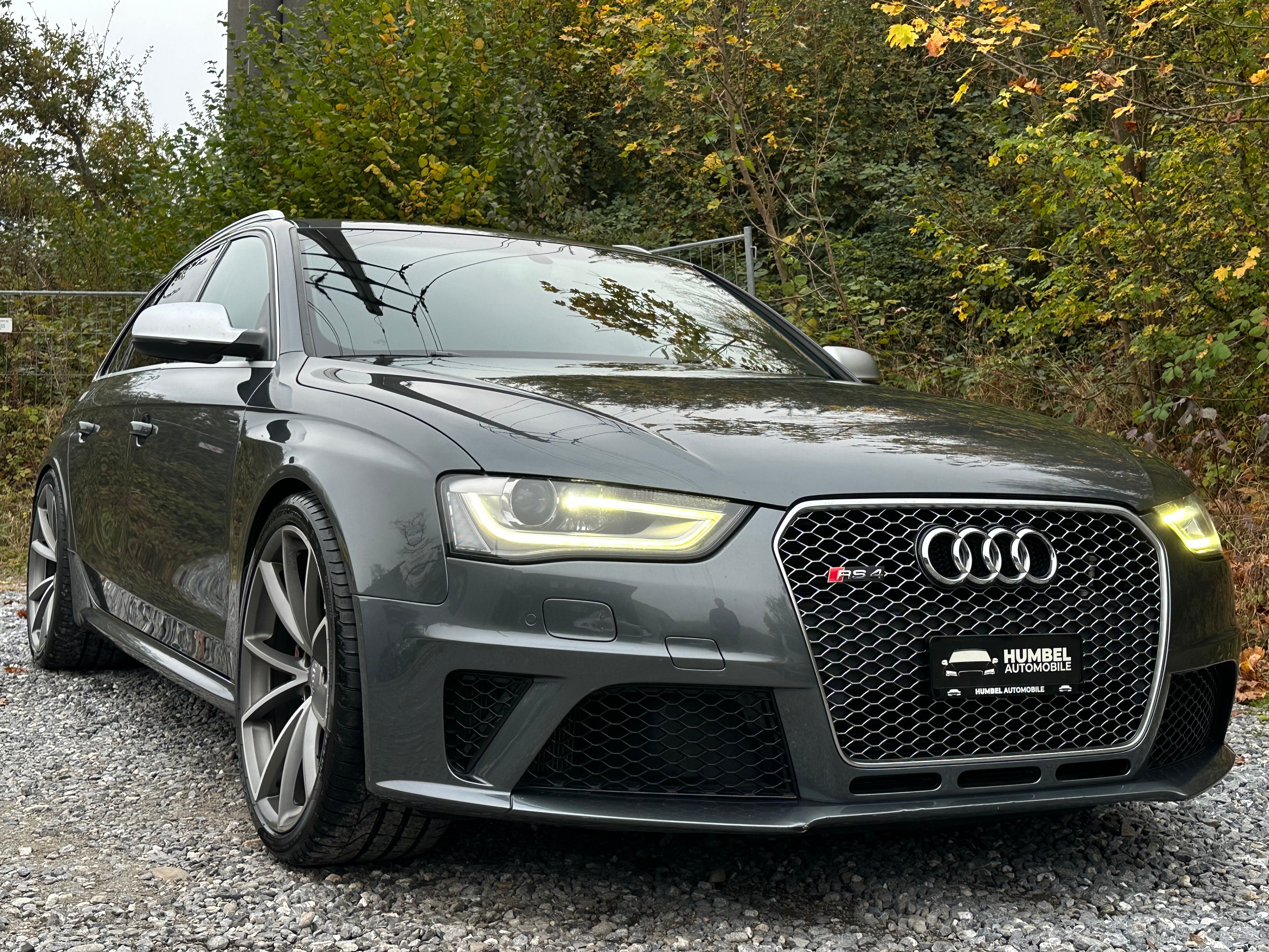 AUDI RS4 Avant 4.2 FSI V8 quattro S-tronic