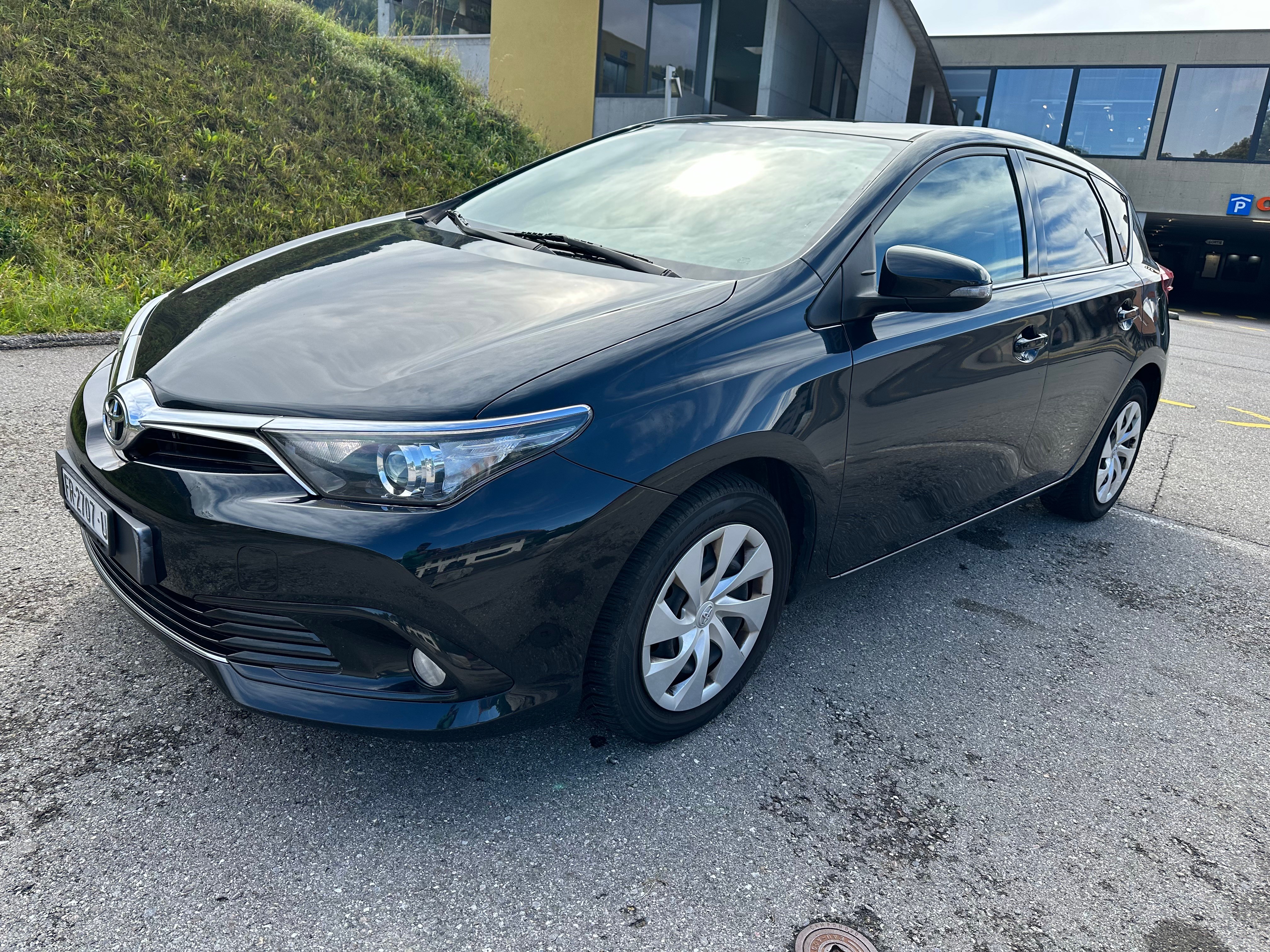 TOYOTA Auris 1.2 Turbo Swiss Trend