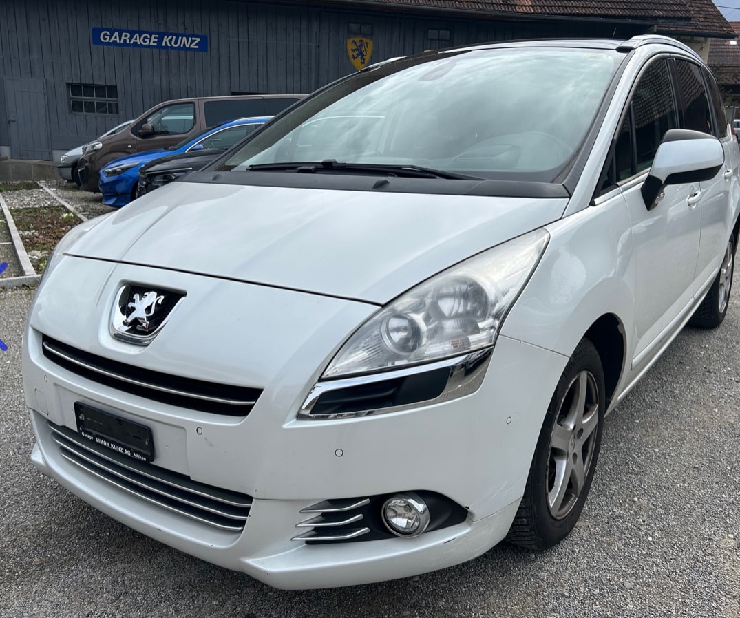 PEUGEOT 5008 1.6 16V T Sport Pack