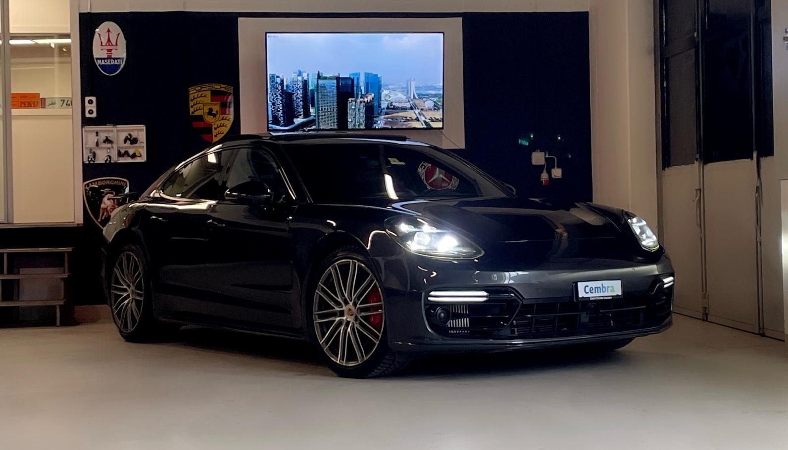 PORSCHE Panamera GTS PDK