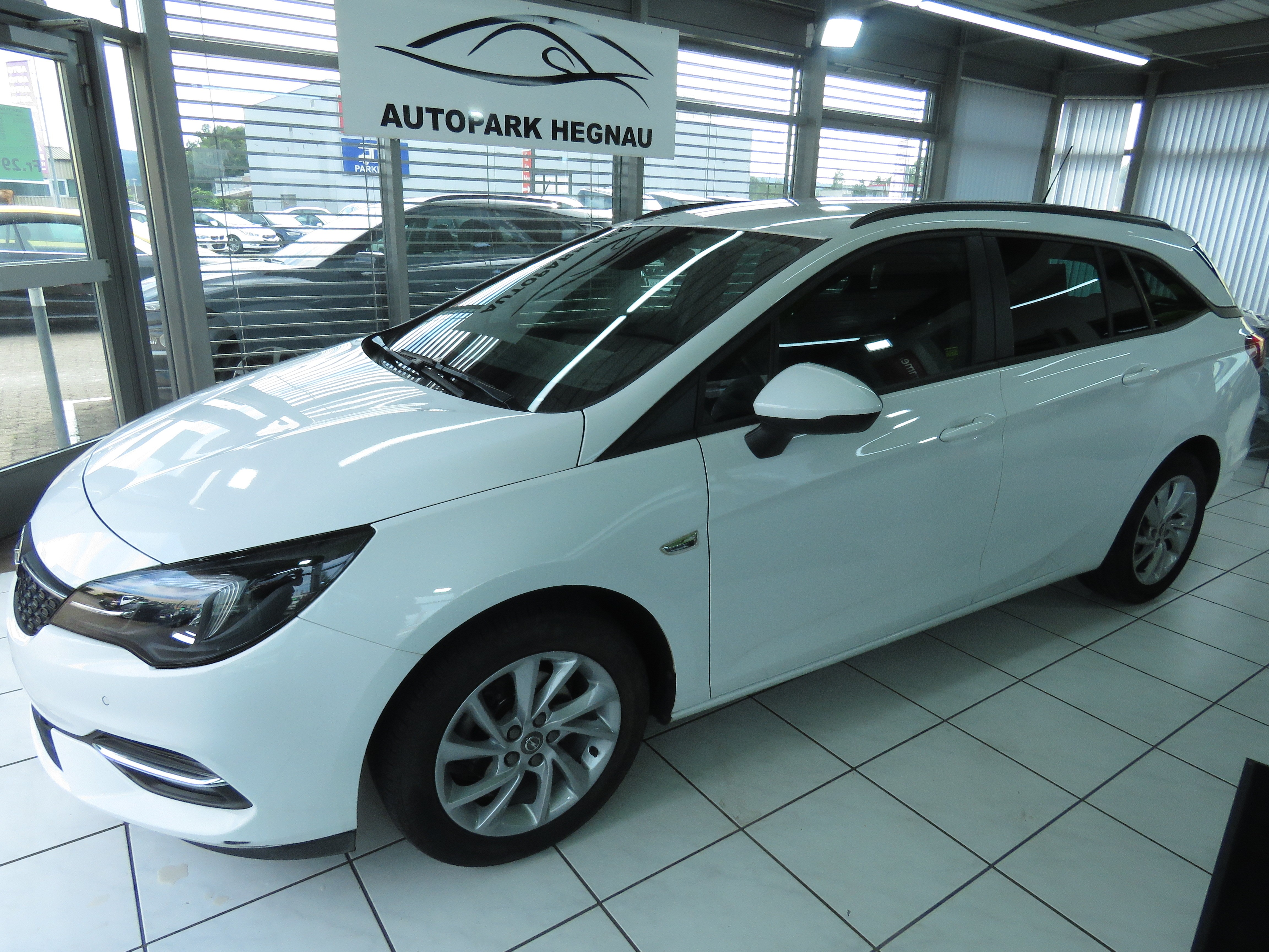 OPEL Astra Sports Tourer 1.2i Turbo Edition