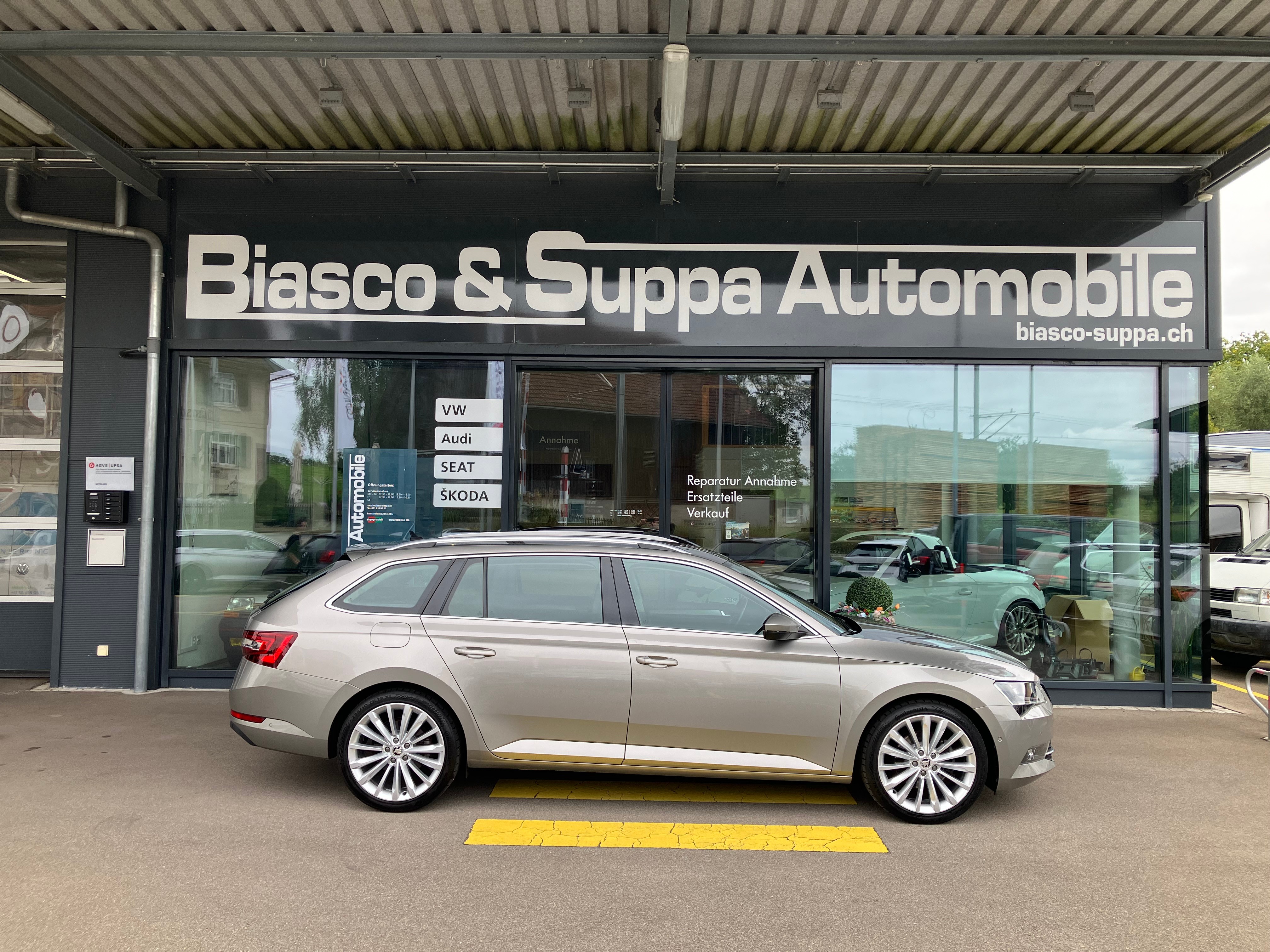 SKODA Superb Combi 2.0 TDi Style 4x4 DSG