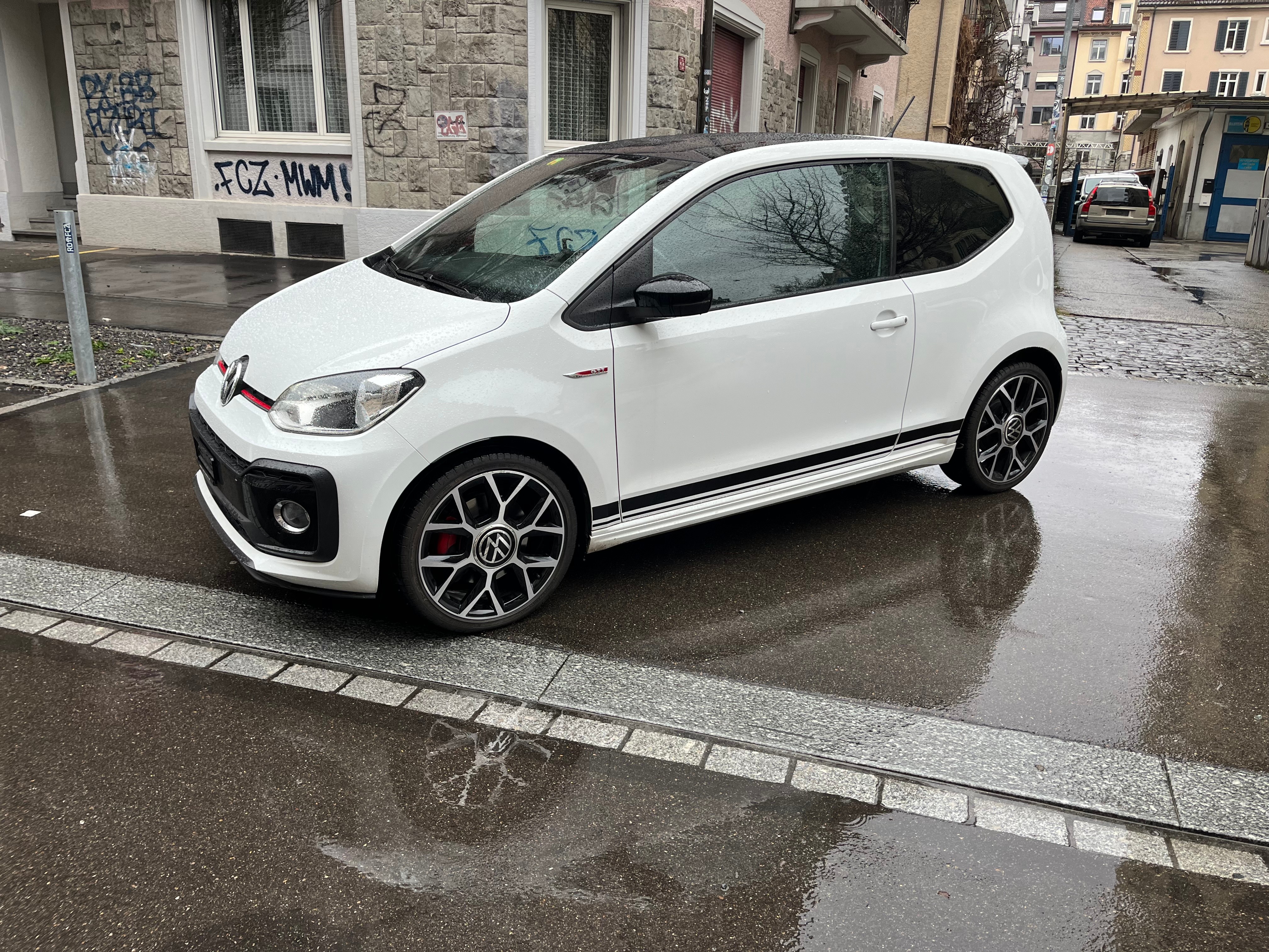 VW Up 1.0 TSI GTI