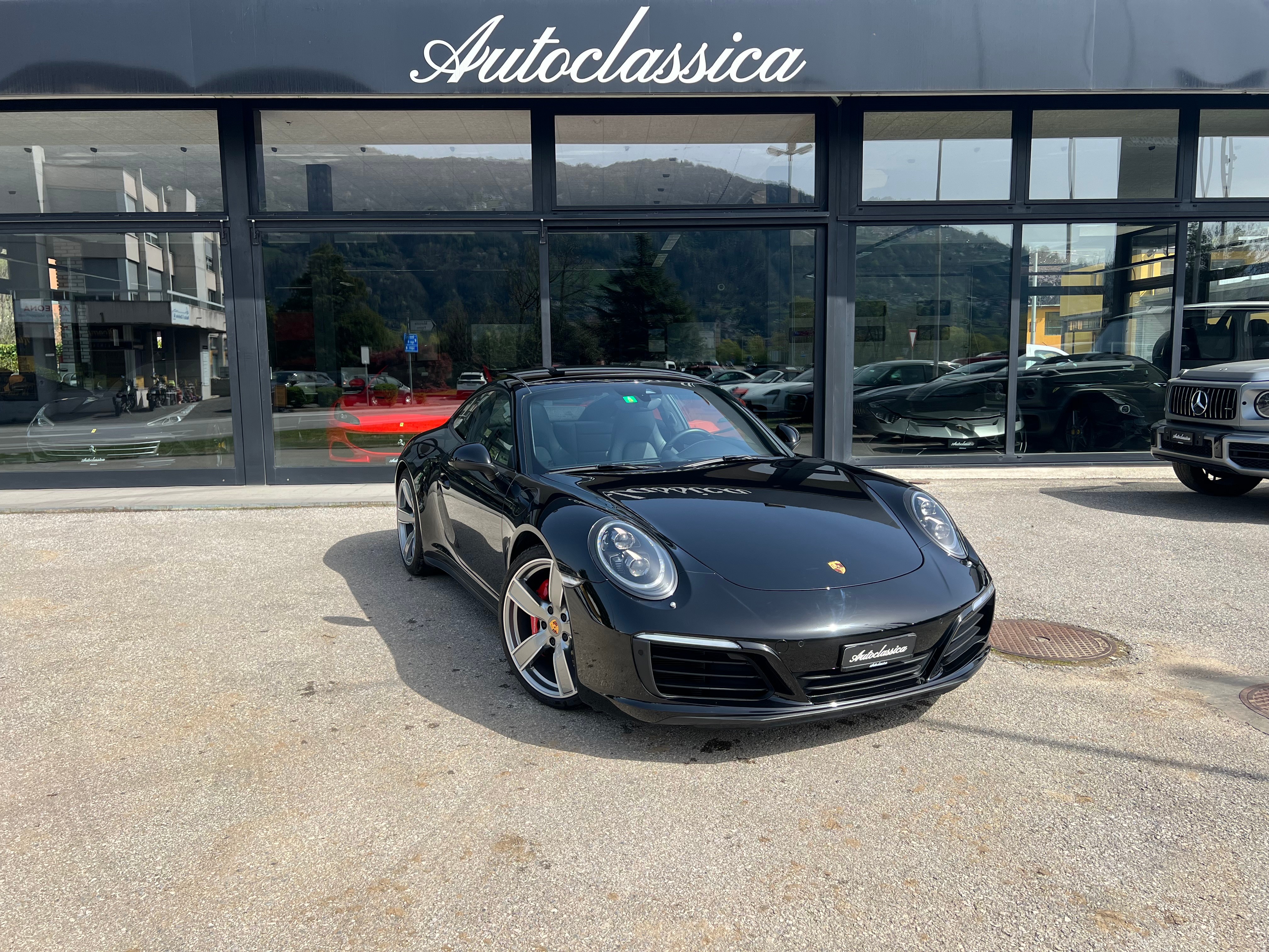 PORSCHE 911 Carrera 4S PDK