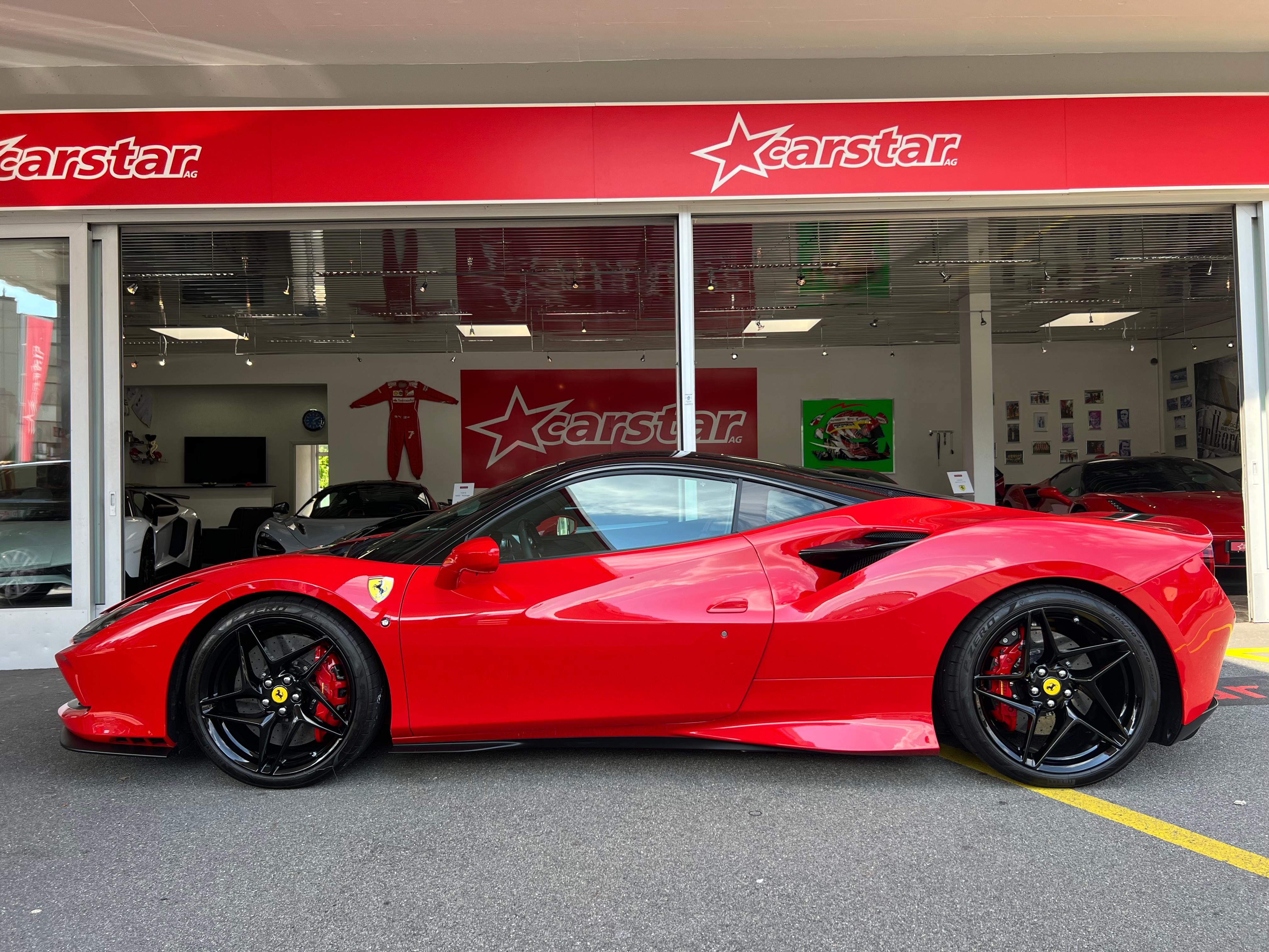 FERRARI F8 Tributo Bi-Color