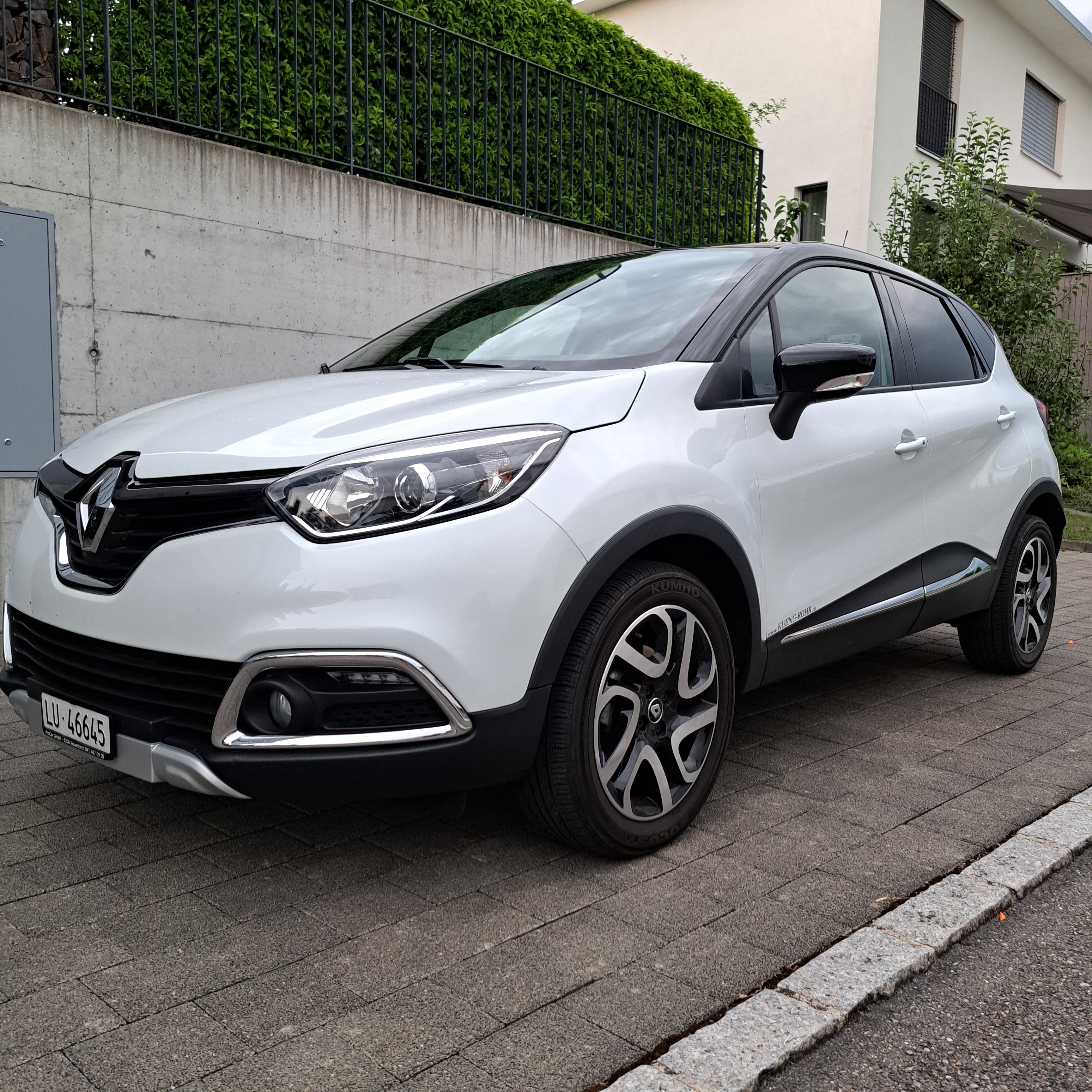 RENAULT Captur 1.2 T 16V Intens