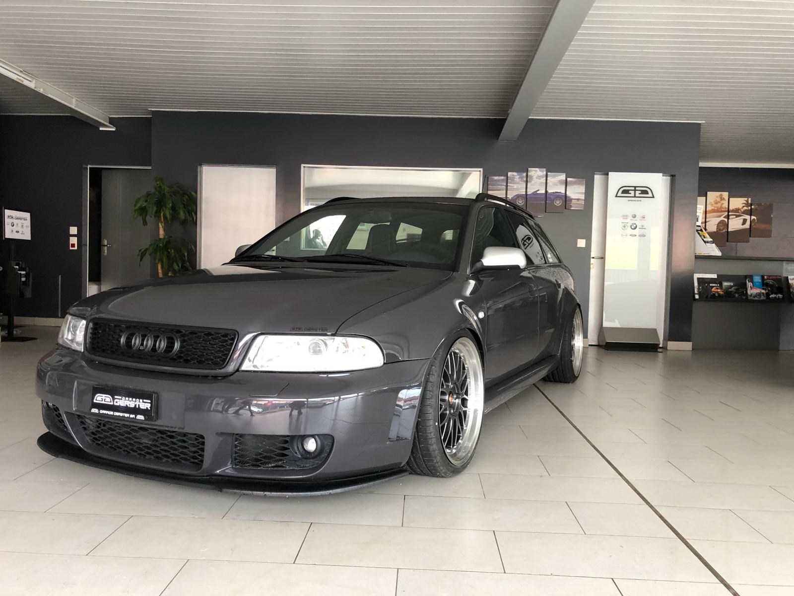 AUDI RS4 Avant quattro