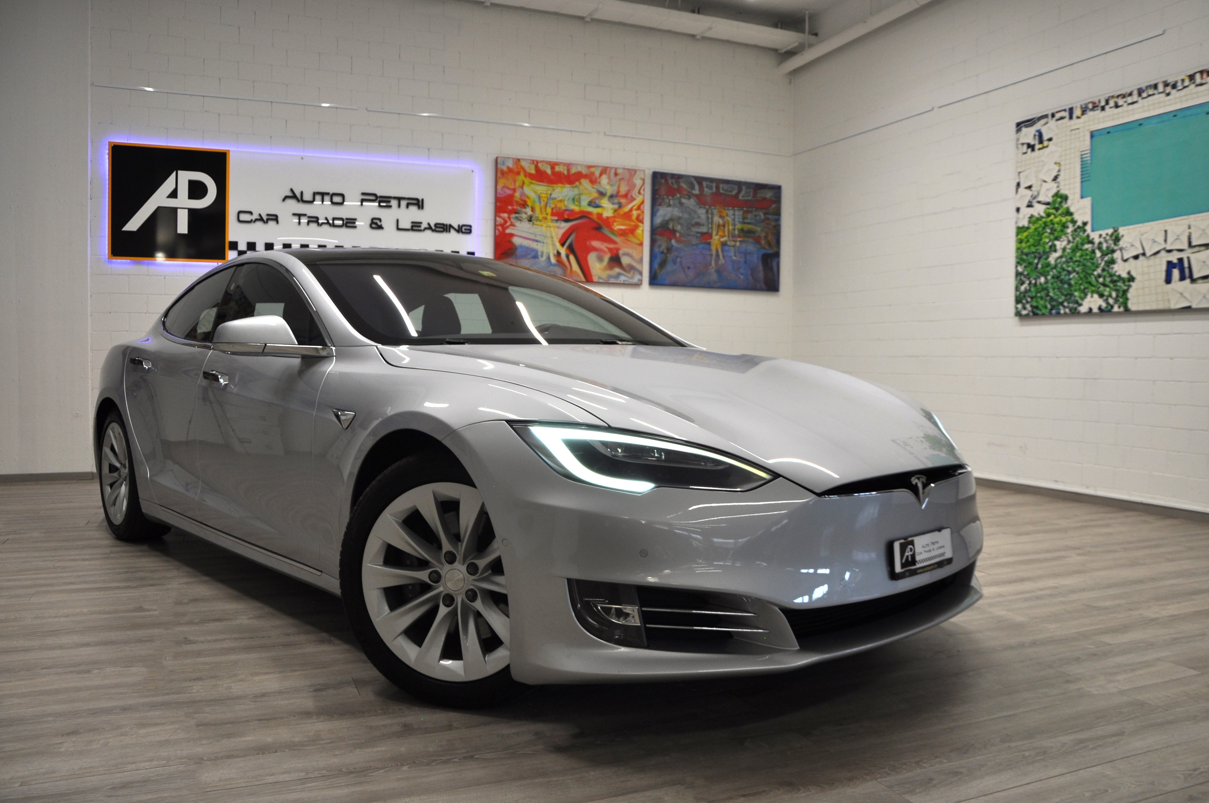 TESLA Model S 75 D