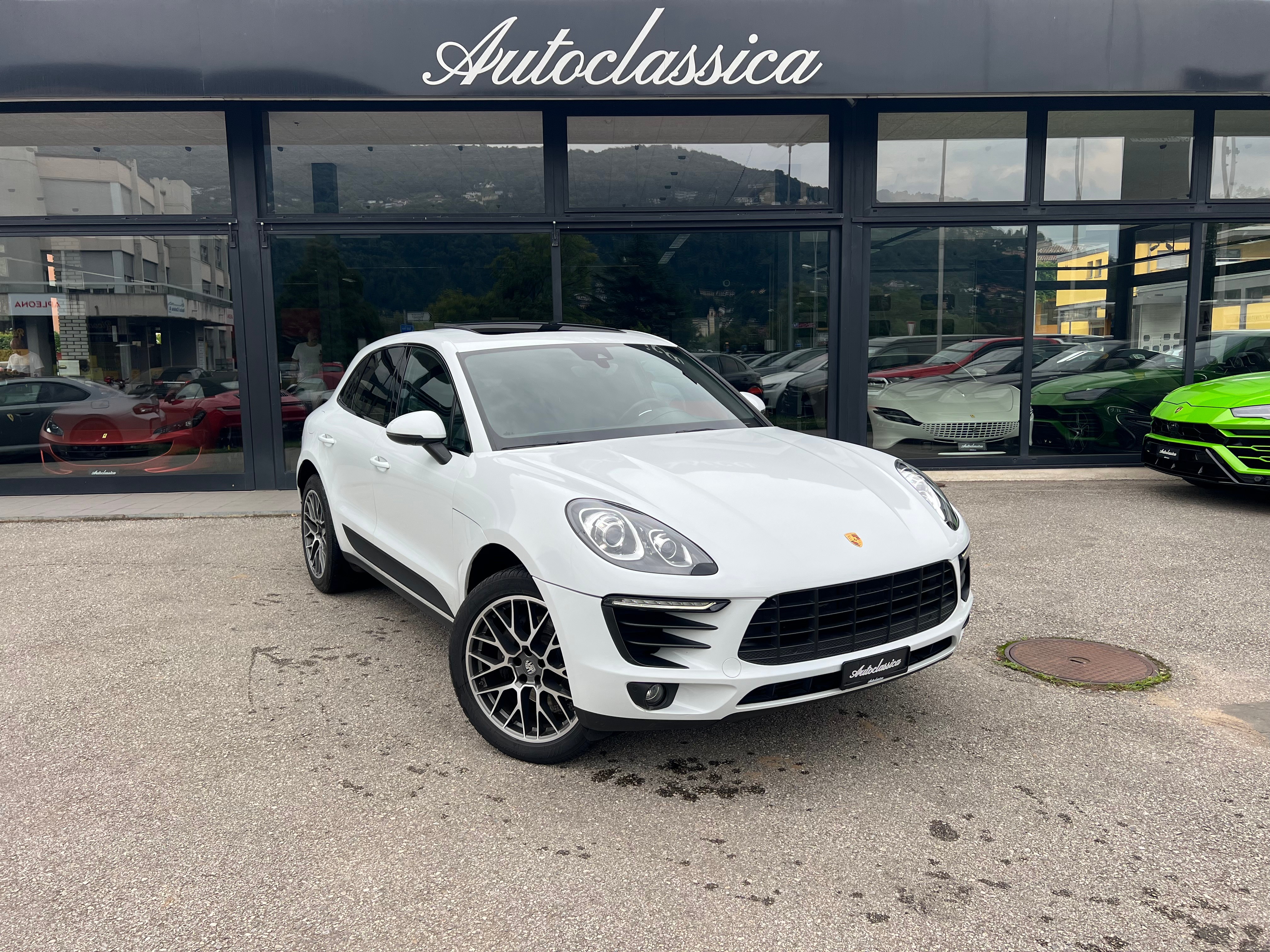 PORSCHE Macan PDK