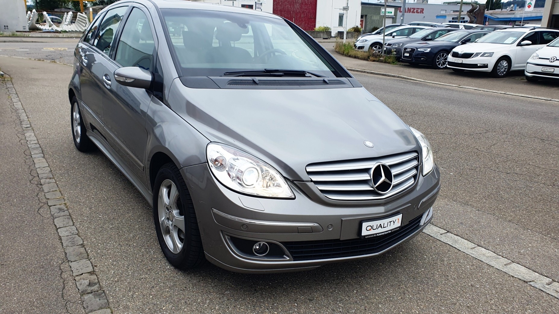 MERCEDES-BENZ B 200