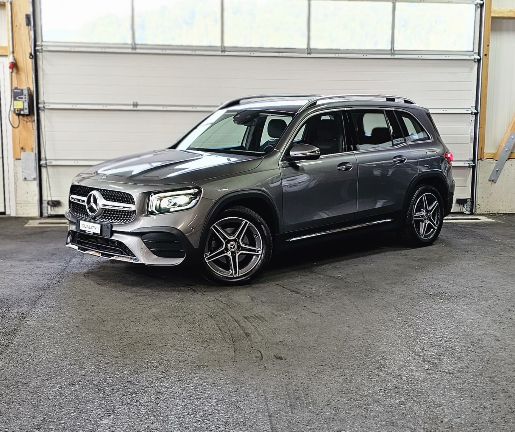 MERCEDES-BENZ GLB 200 AMG Line 7G-Tronic