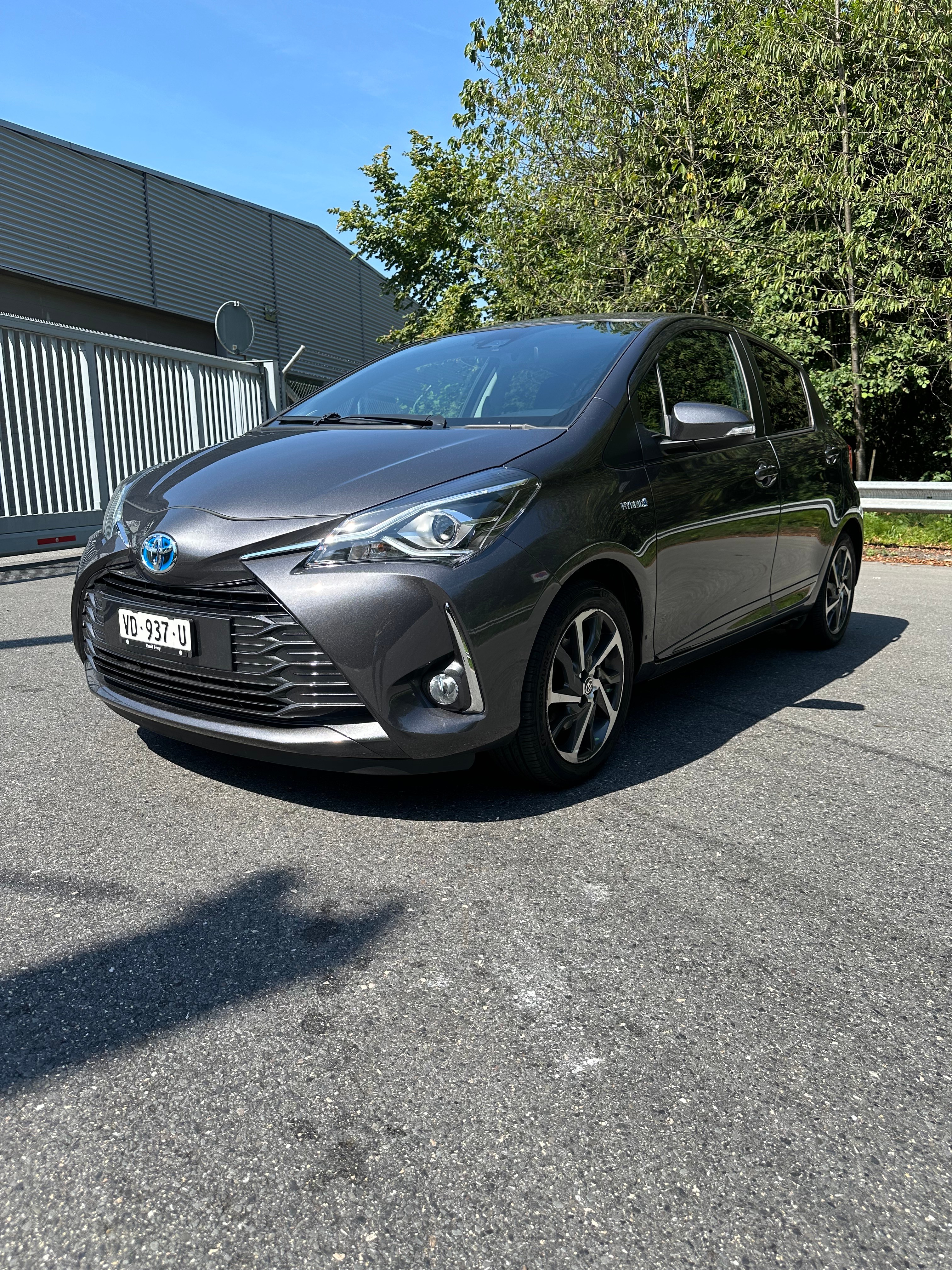 TOYOTA Yaris 1.5 VVT-i Hybrid Trend e-CVT