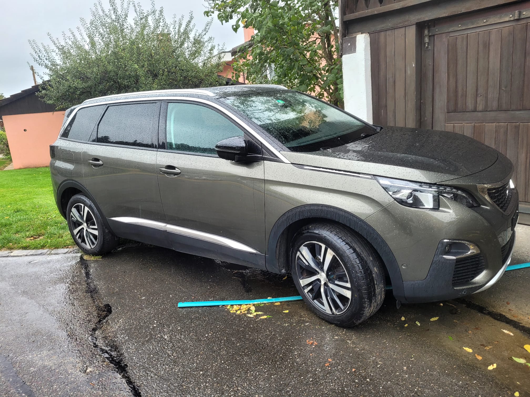 PEUGEOT 5008 1.2 Pure Tech Allure