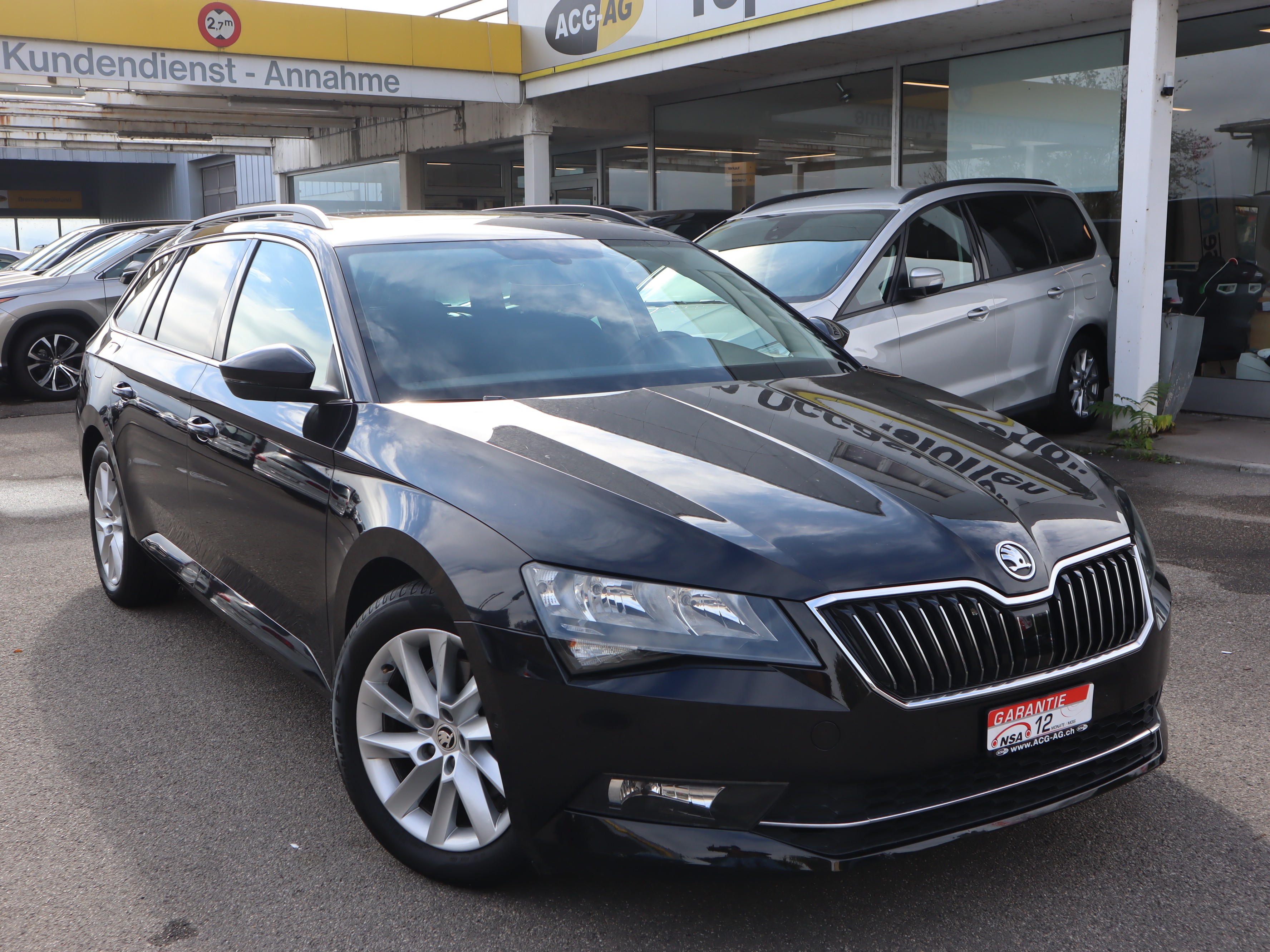 SKODA Superb Combi 2.0 TDi Ambition ** Gr-Navi ** RF-Kamera ** Abstandsregelsysteme ** Frisch Ab MFK & Service **