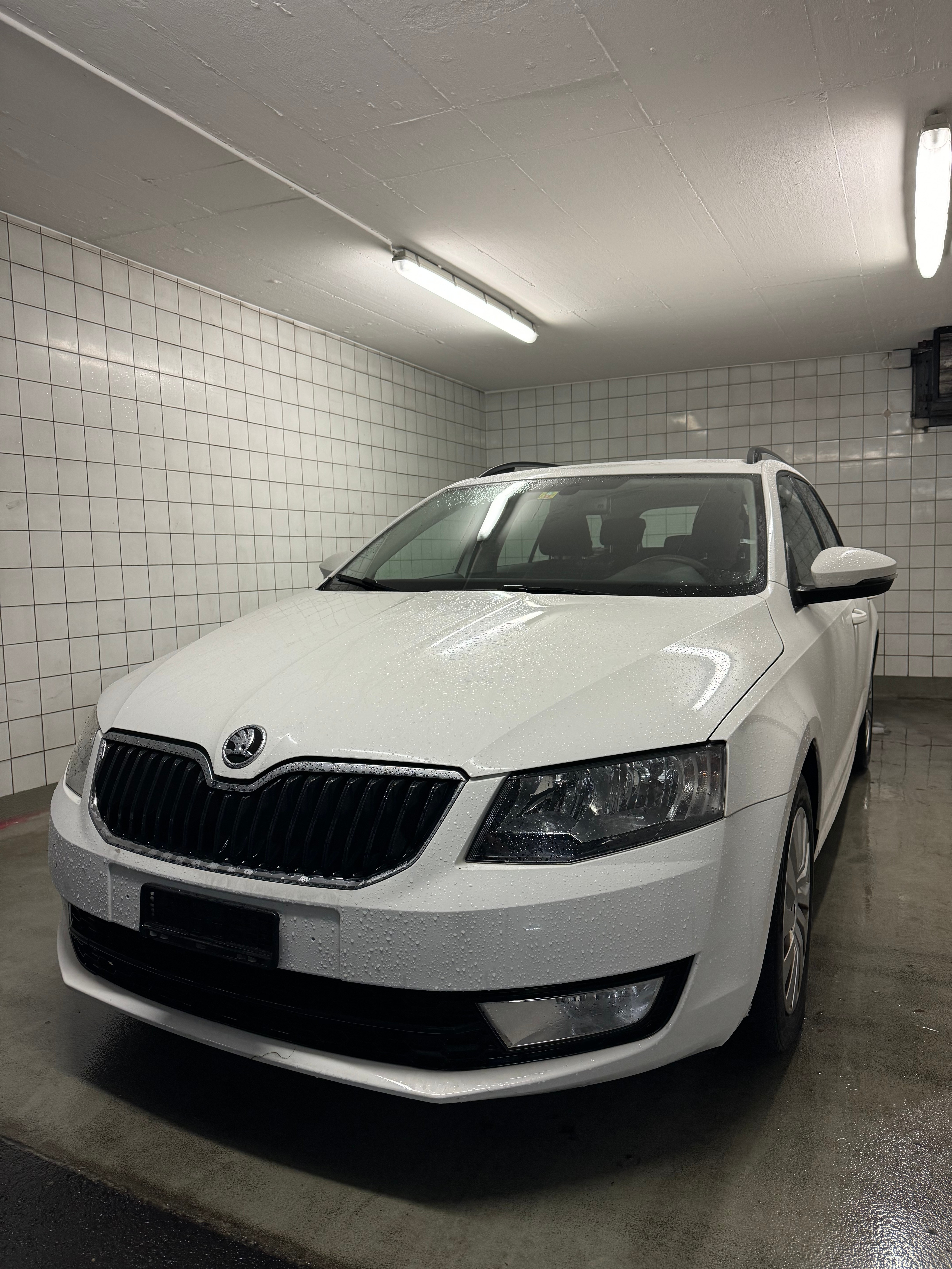 SKODA Octavia Combi 1.6 TDI Ambition DSG