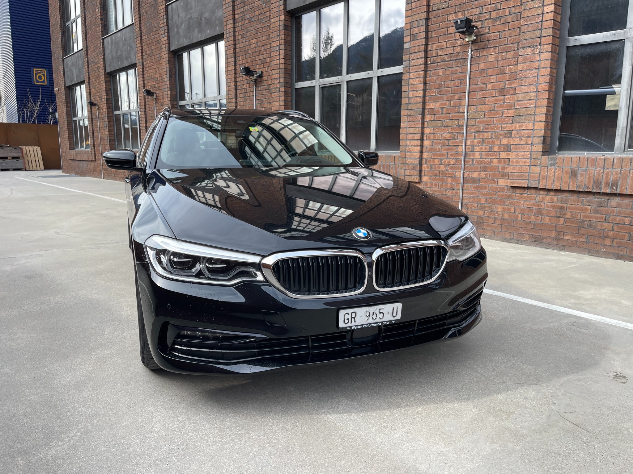 BMW 530d xDrive Touring Sport Line Steptronic