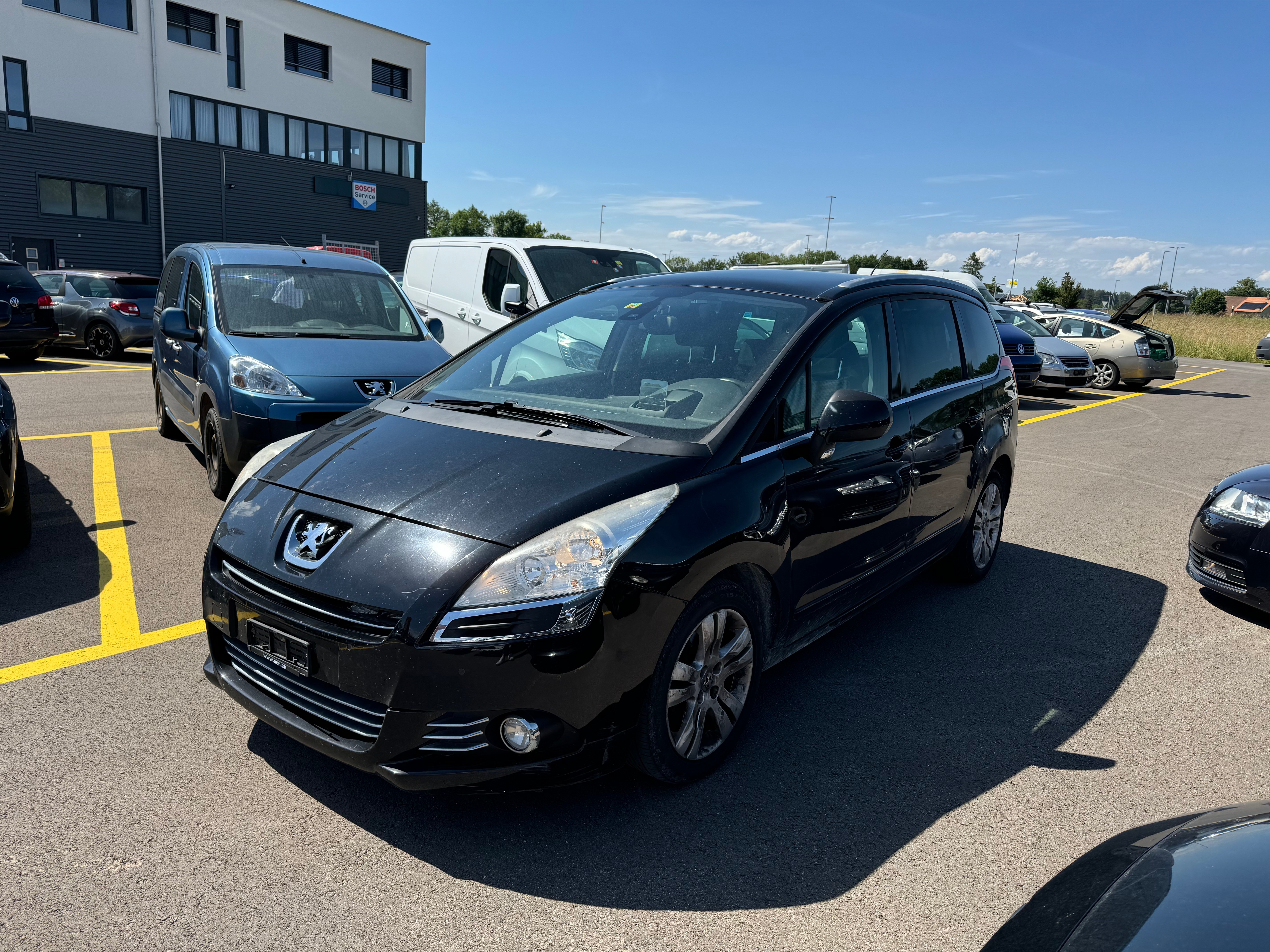 PEUGEOT 5008 2.0 HDI Family