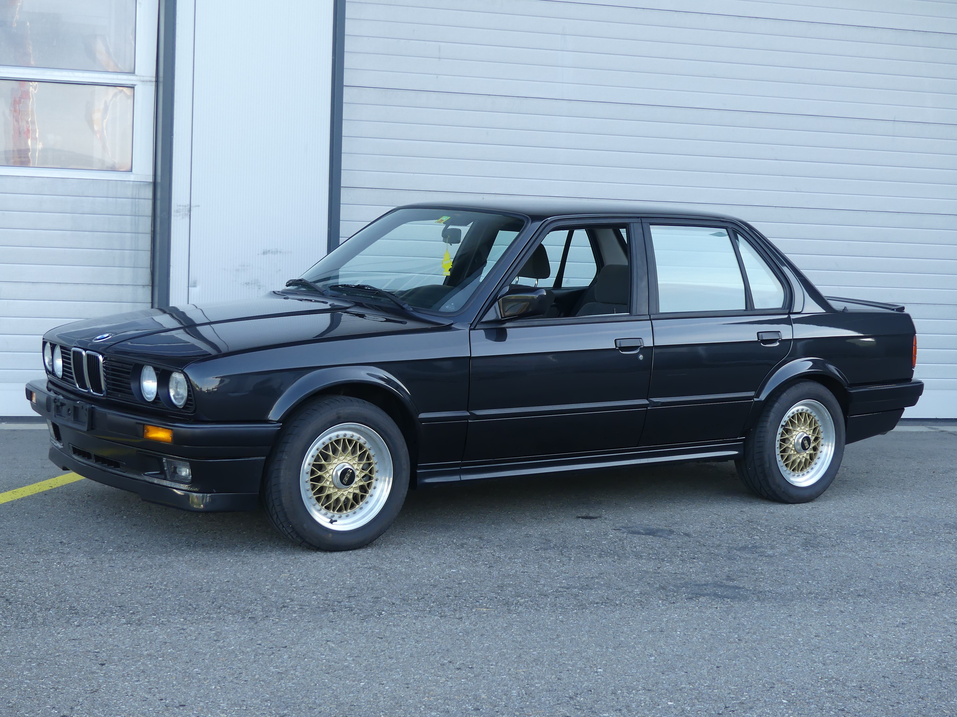 BMW 325i