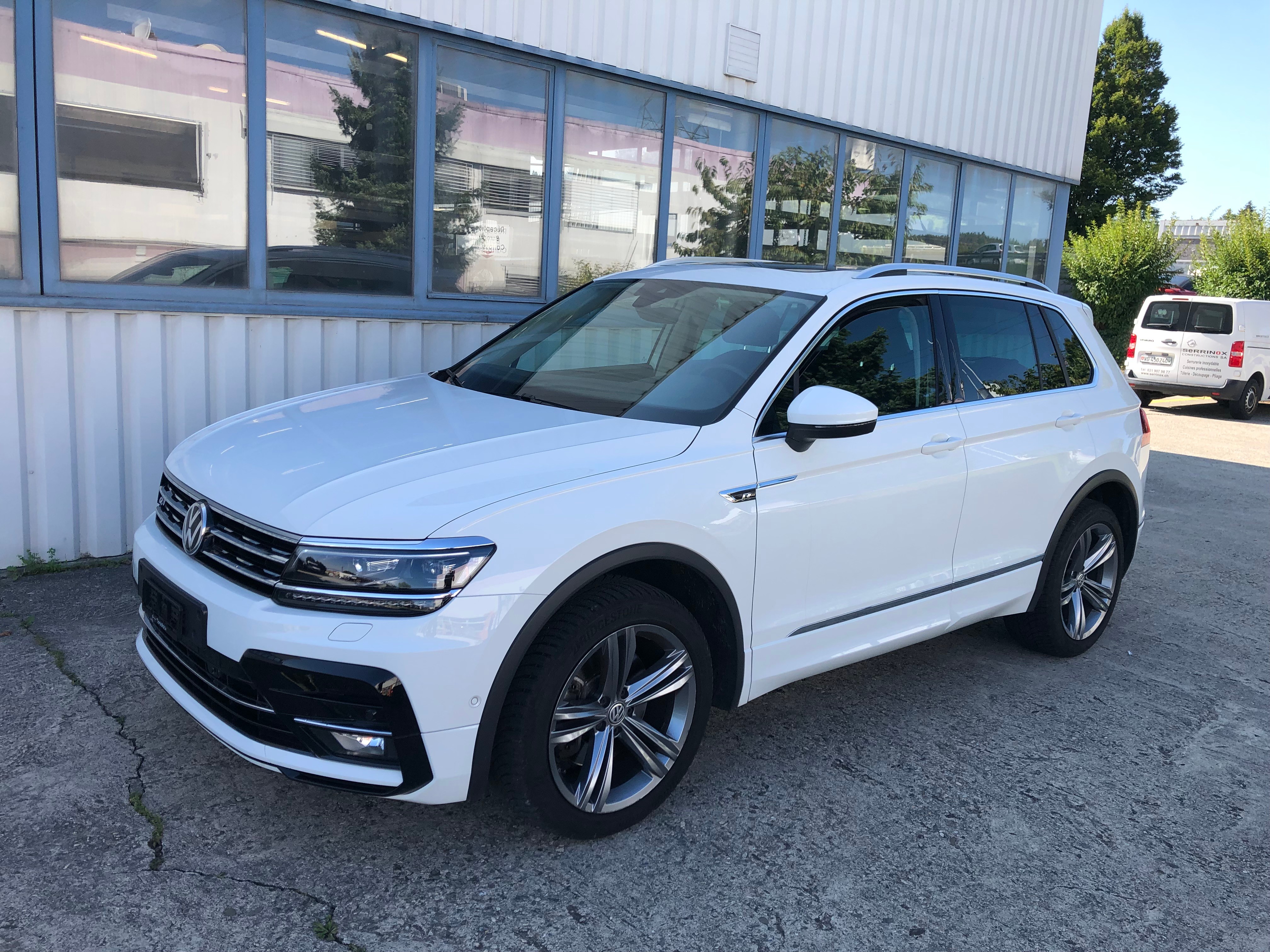 VW Tiguan 2.0 TDI R-Line Highline 4Motion DSG(13)