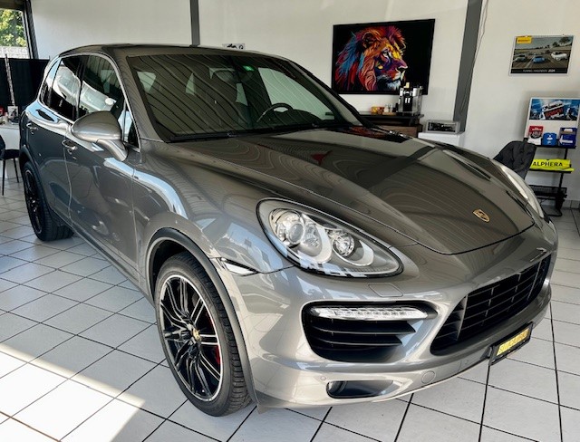 PORSCHE Cayenne Turbo