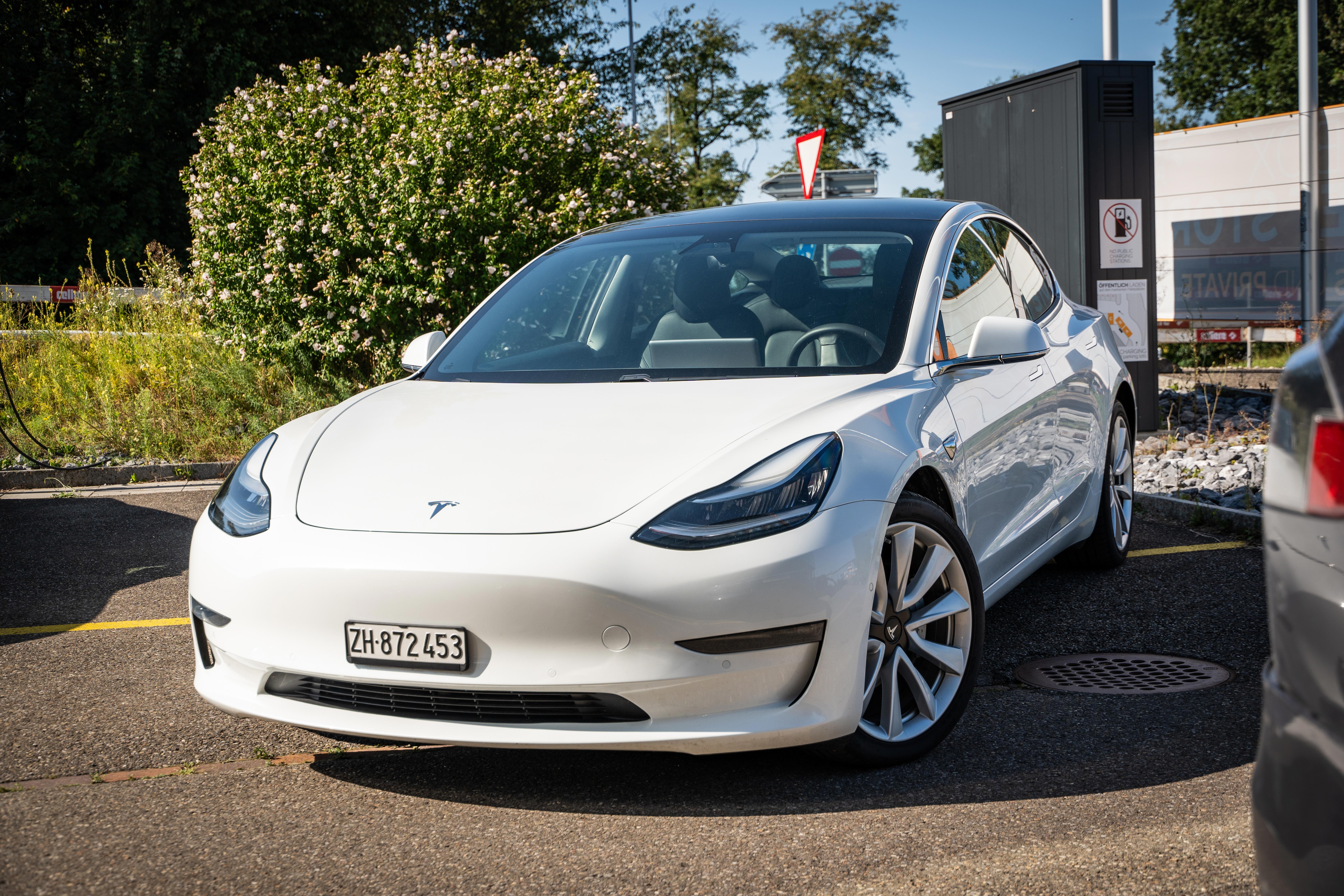 TESLA Model 3 Long Range Dual Motor AWD