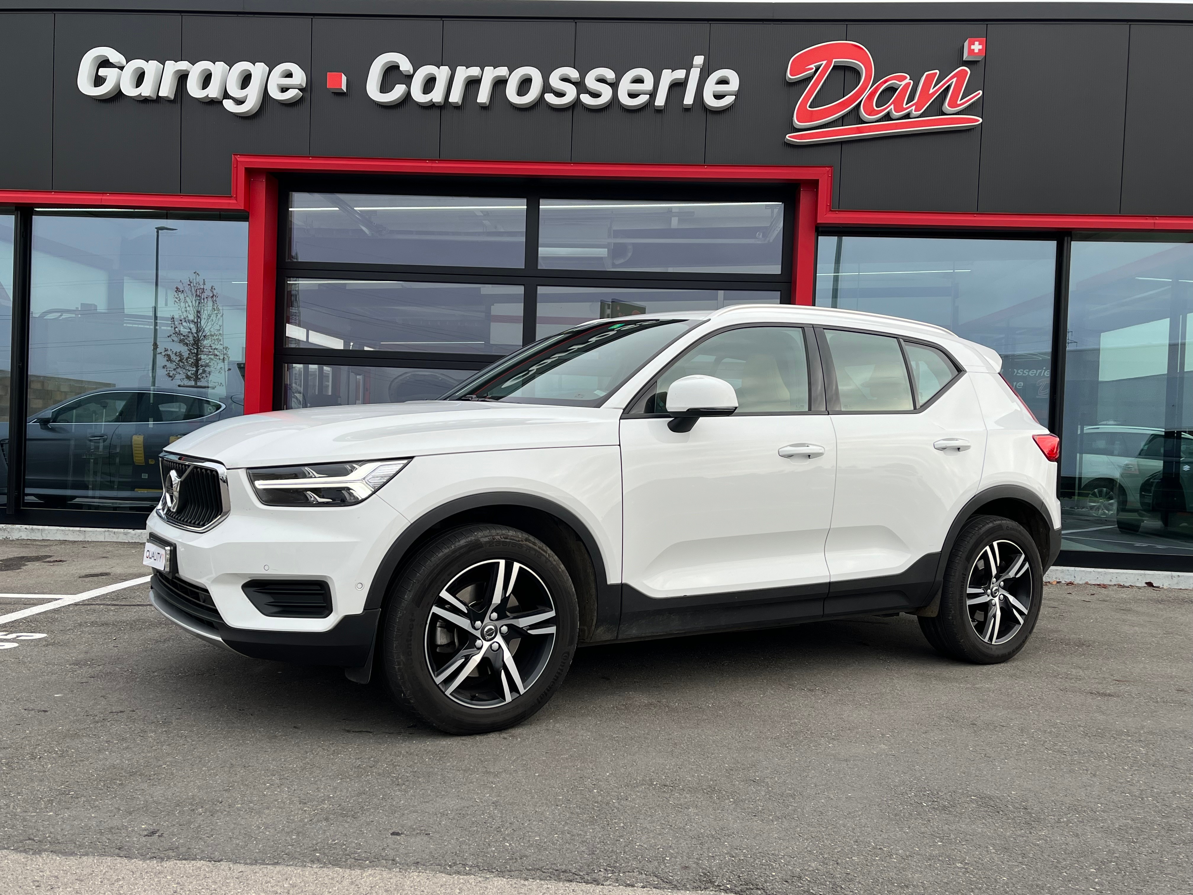 VOLVO XC40 T5 AWD Momentum Geartronic