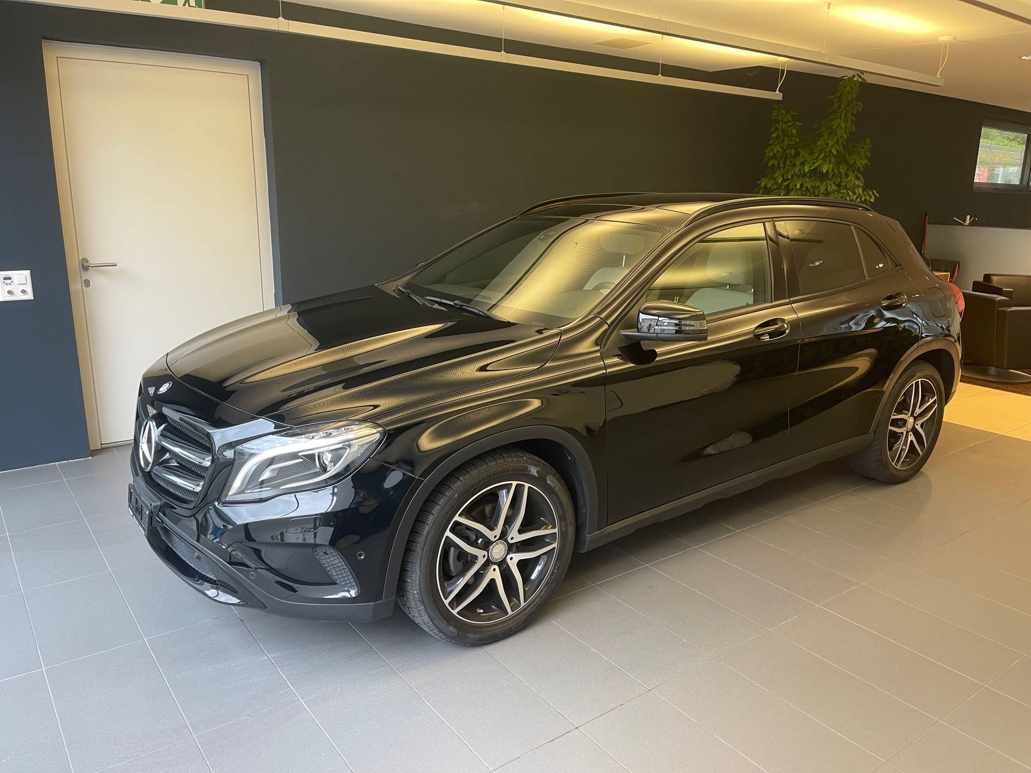 MERCEDES-BENZ GLA 200 CDI Swiss Star Edition 4Matic 7G-DCT