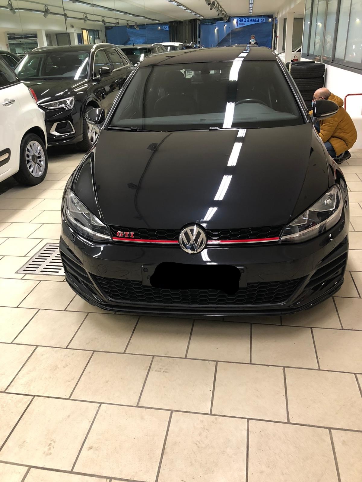 VW Golf 2.0 TSI GTI Performance