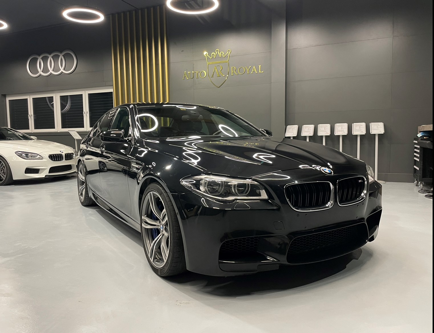 BMW M5 Drivelogic Competition