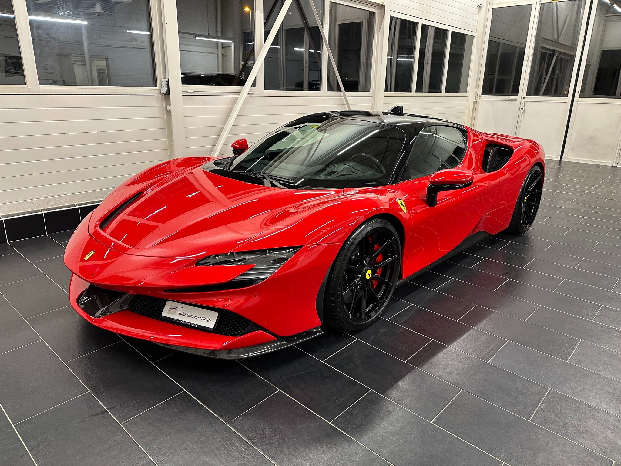 FERRARI SF90 Stradale