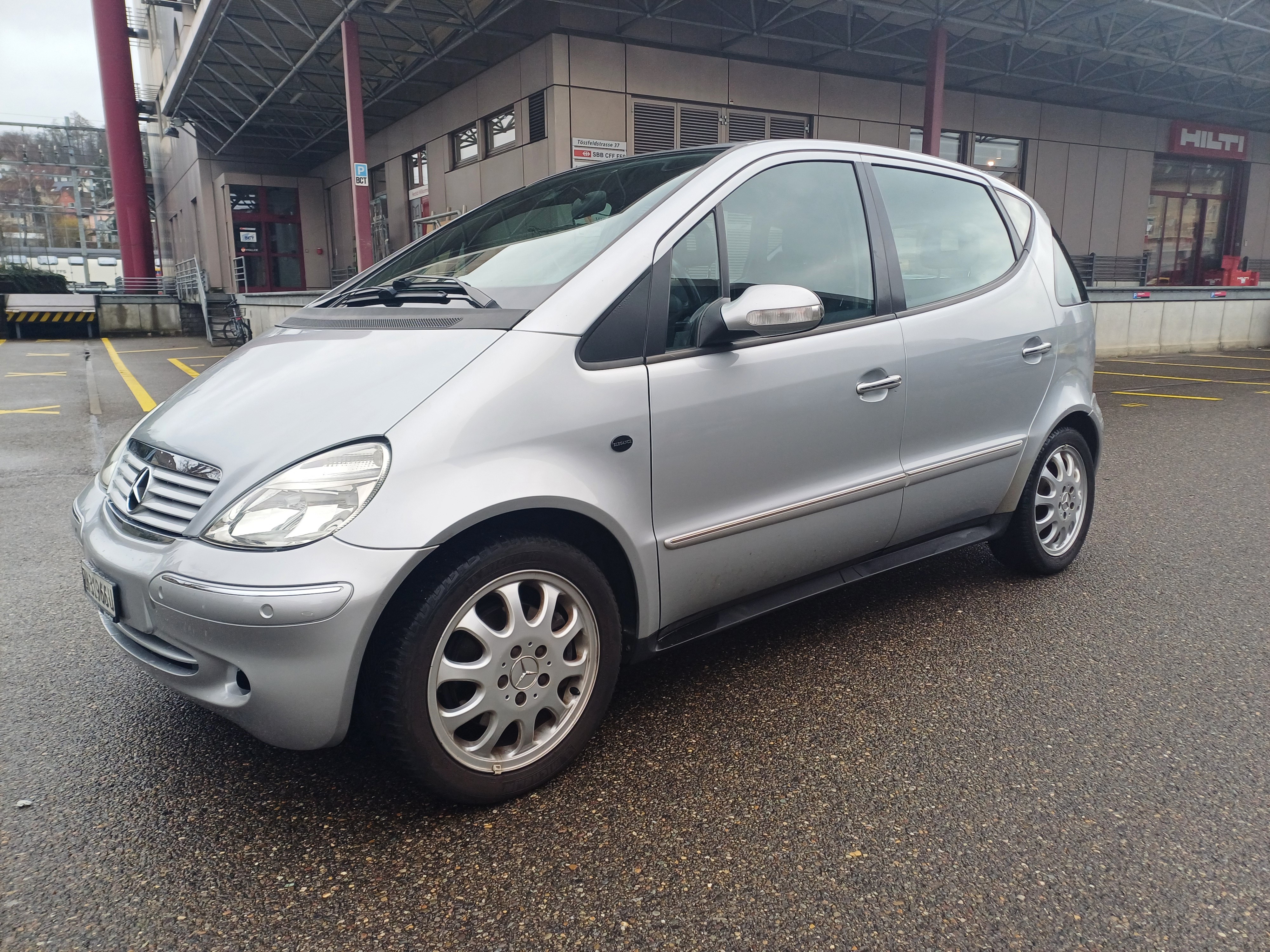 MERCEDES-BENZ A 190 L Elégance