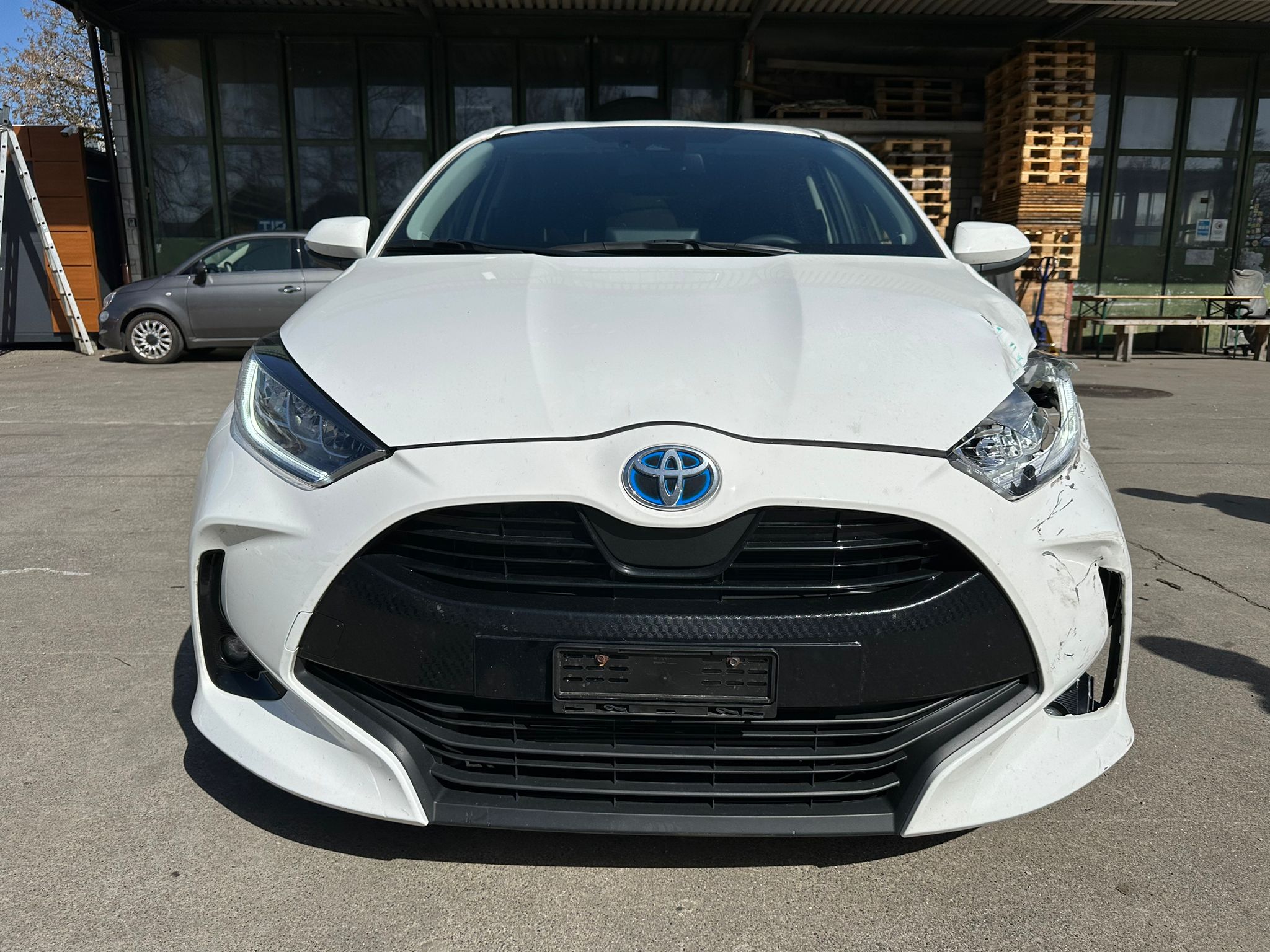 TOYOTA Yaris 1.5 Active e-CVT