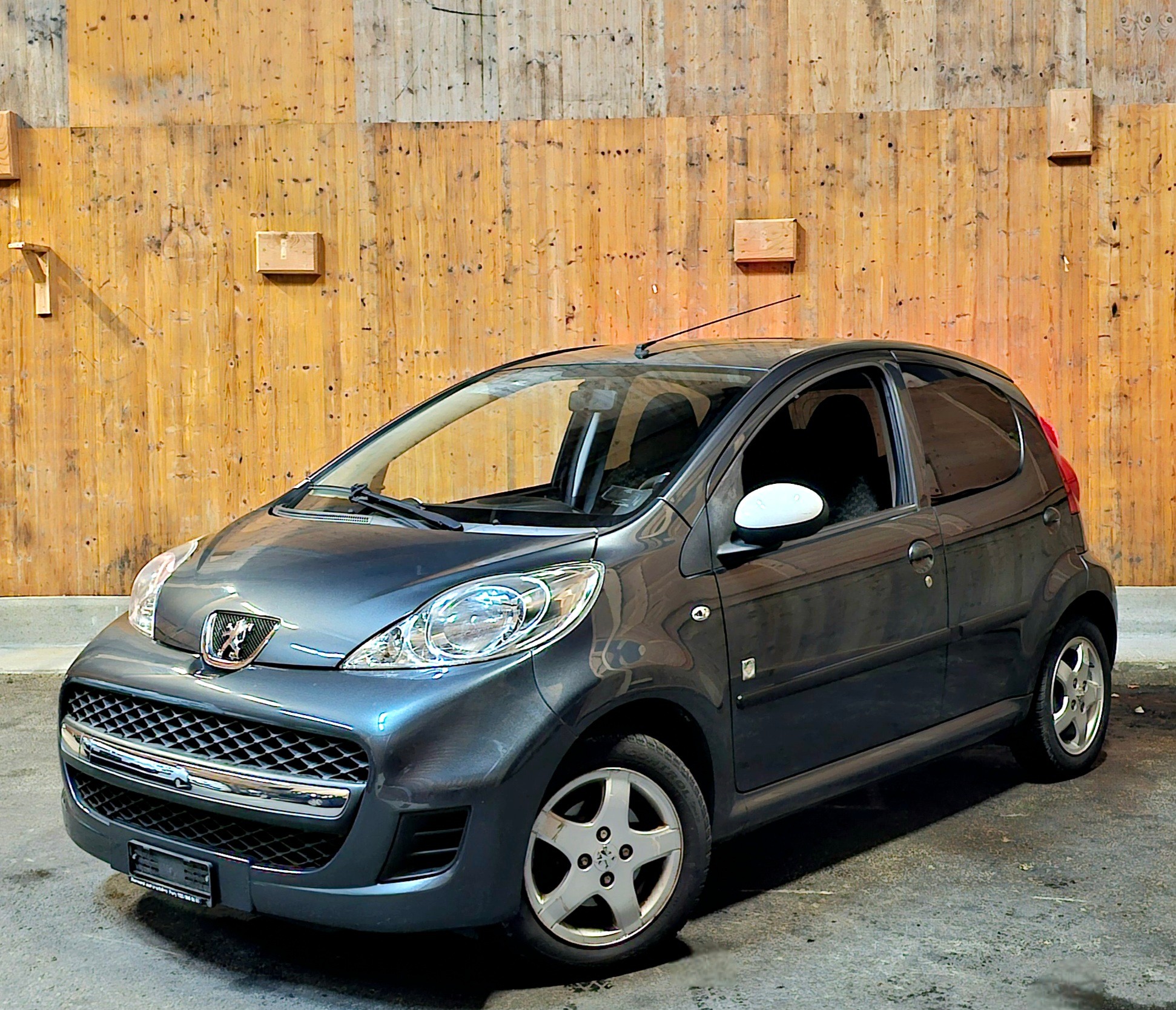 PEUGEOT 107 1.0 Swiss Edition