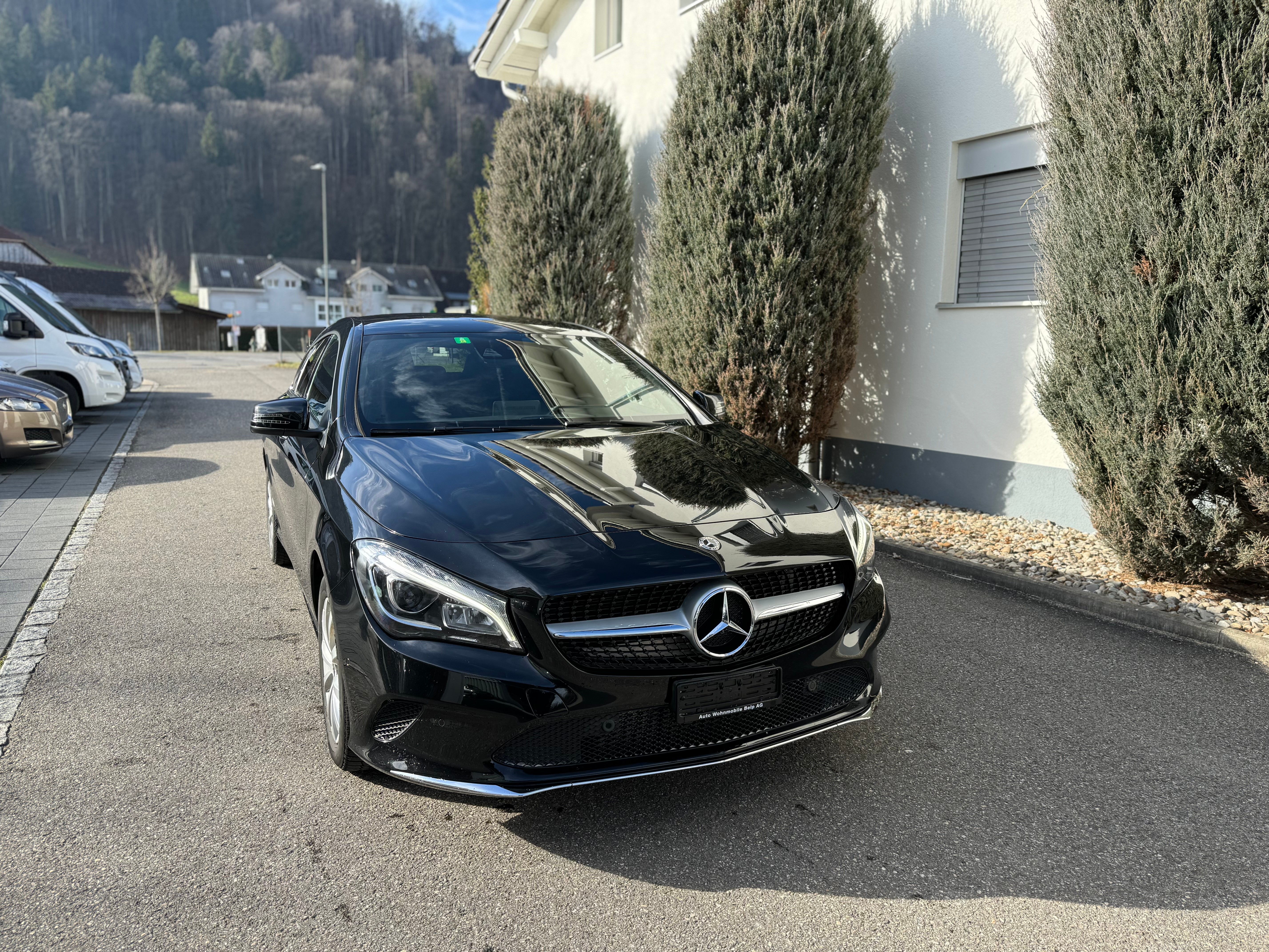 MERCEDES-BENZ CLA Shooting Brake 180 Urban