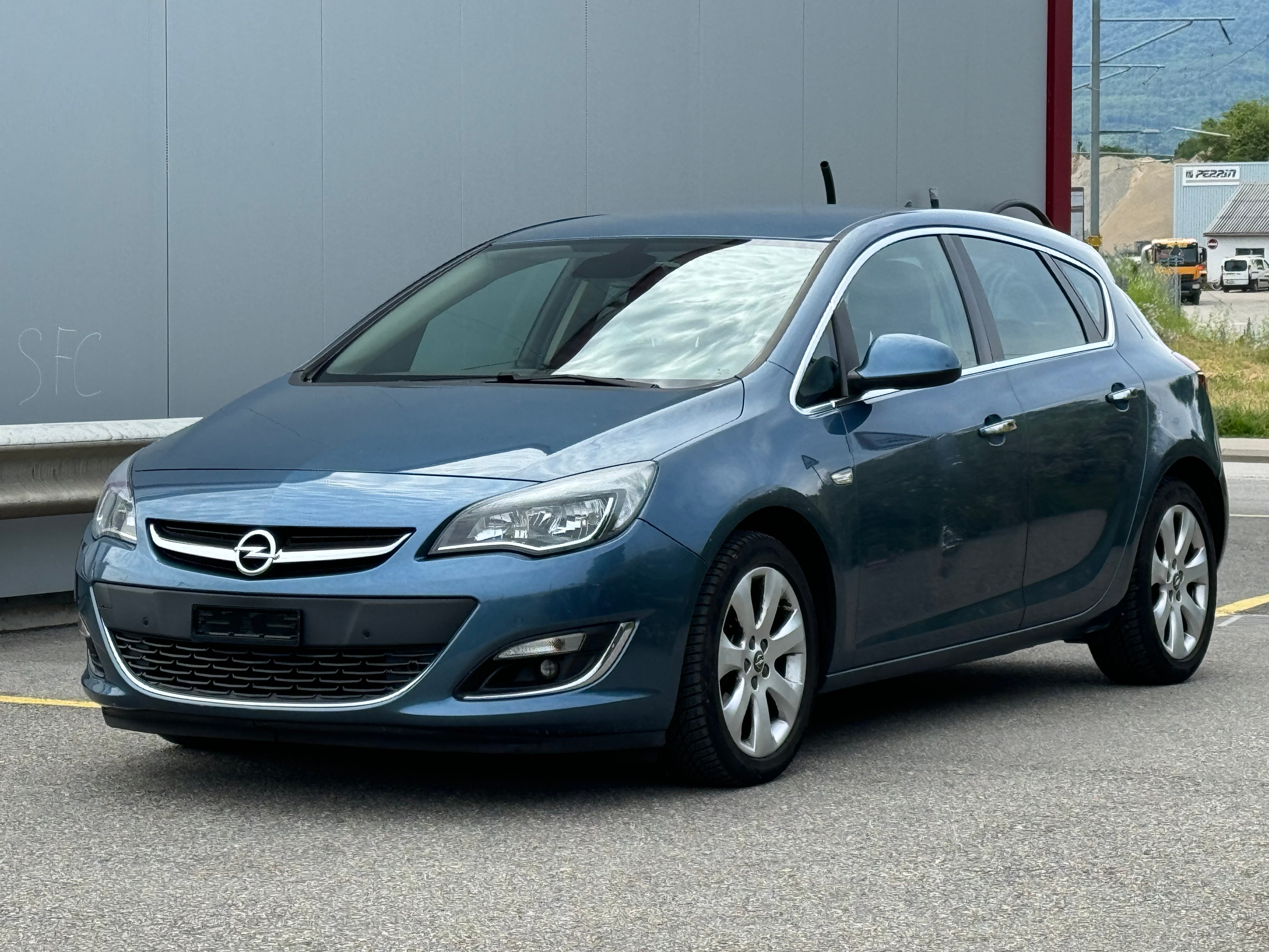 OPEL Astra 1.4i 16V Turbo Cosmo Automatic