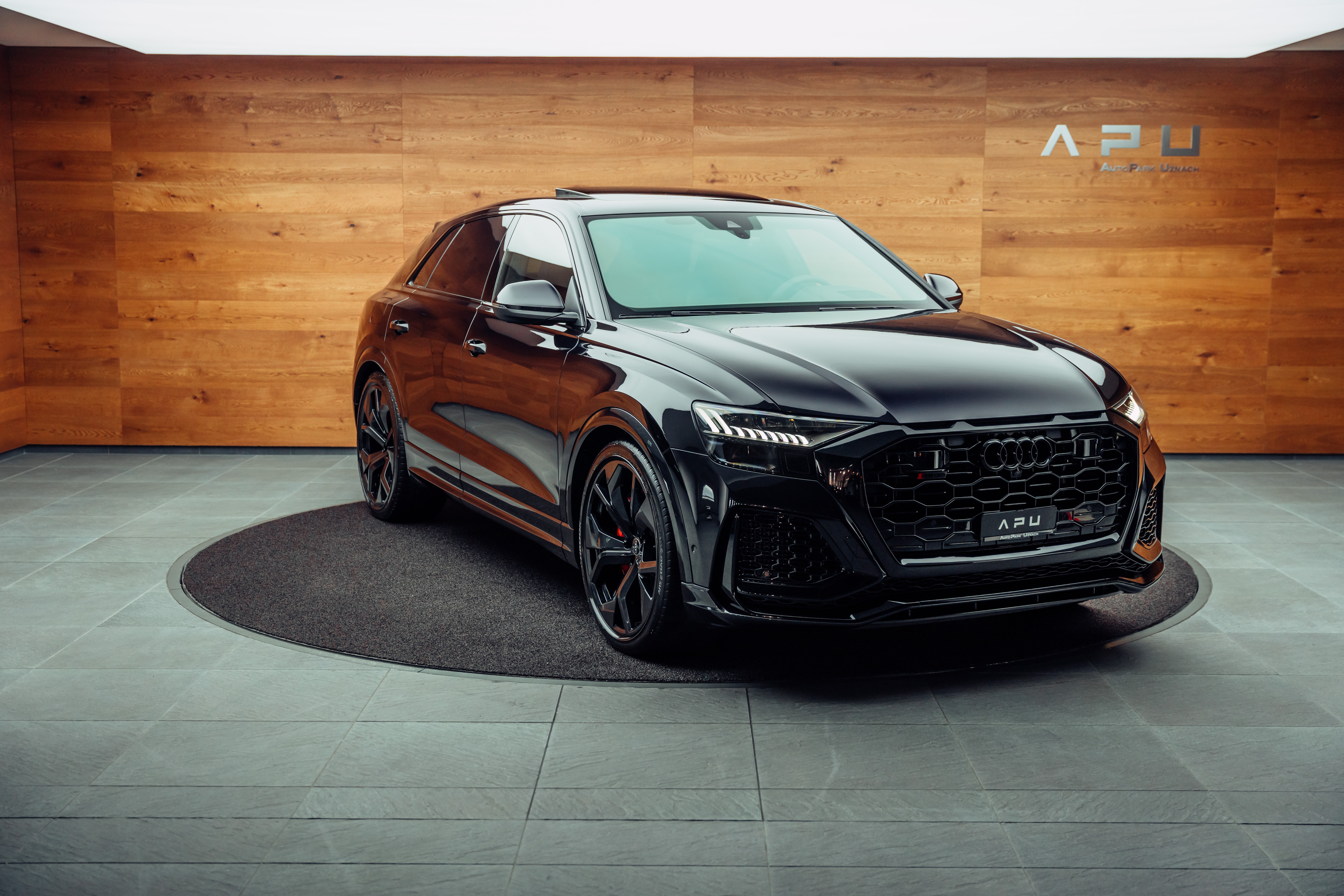 AUDI RSQ8 quattro tiptronic