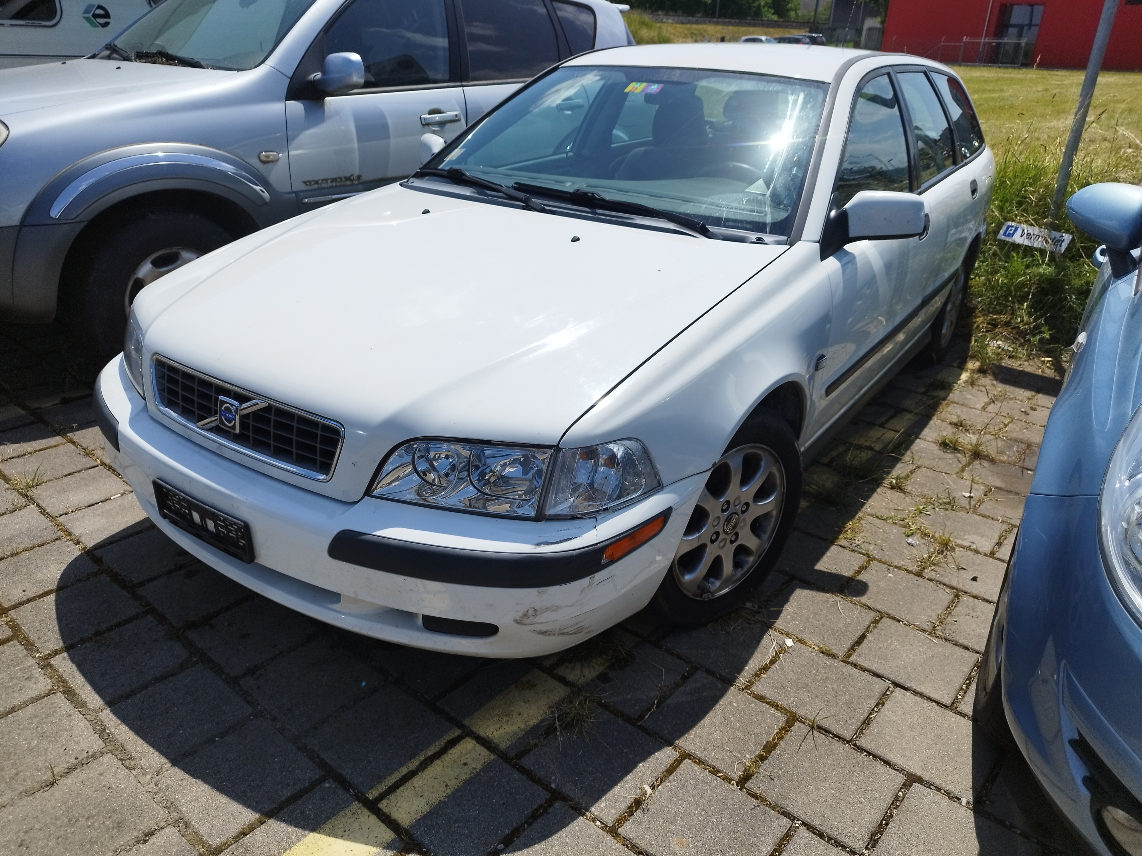 VOLVO V40 2.0